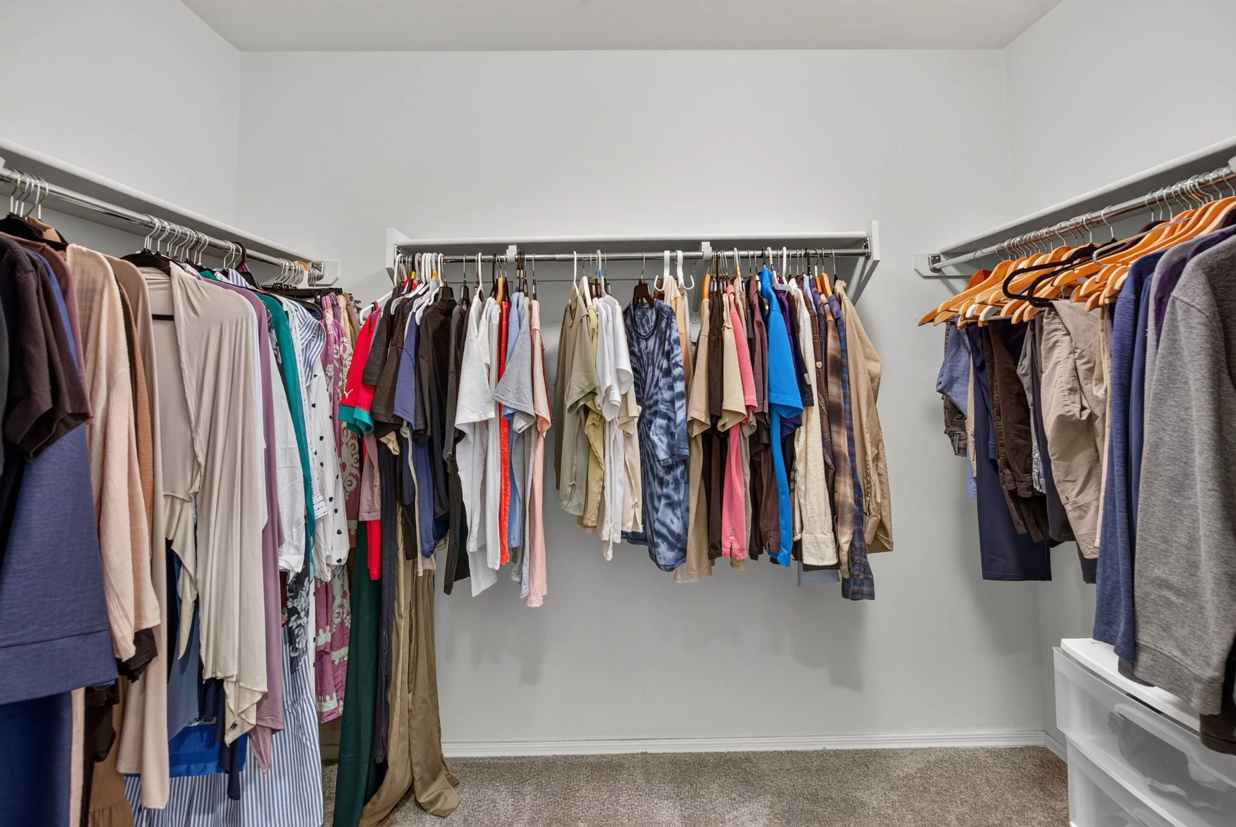23 Main Bedroom Closet.jpg