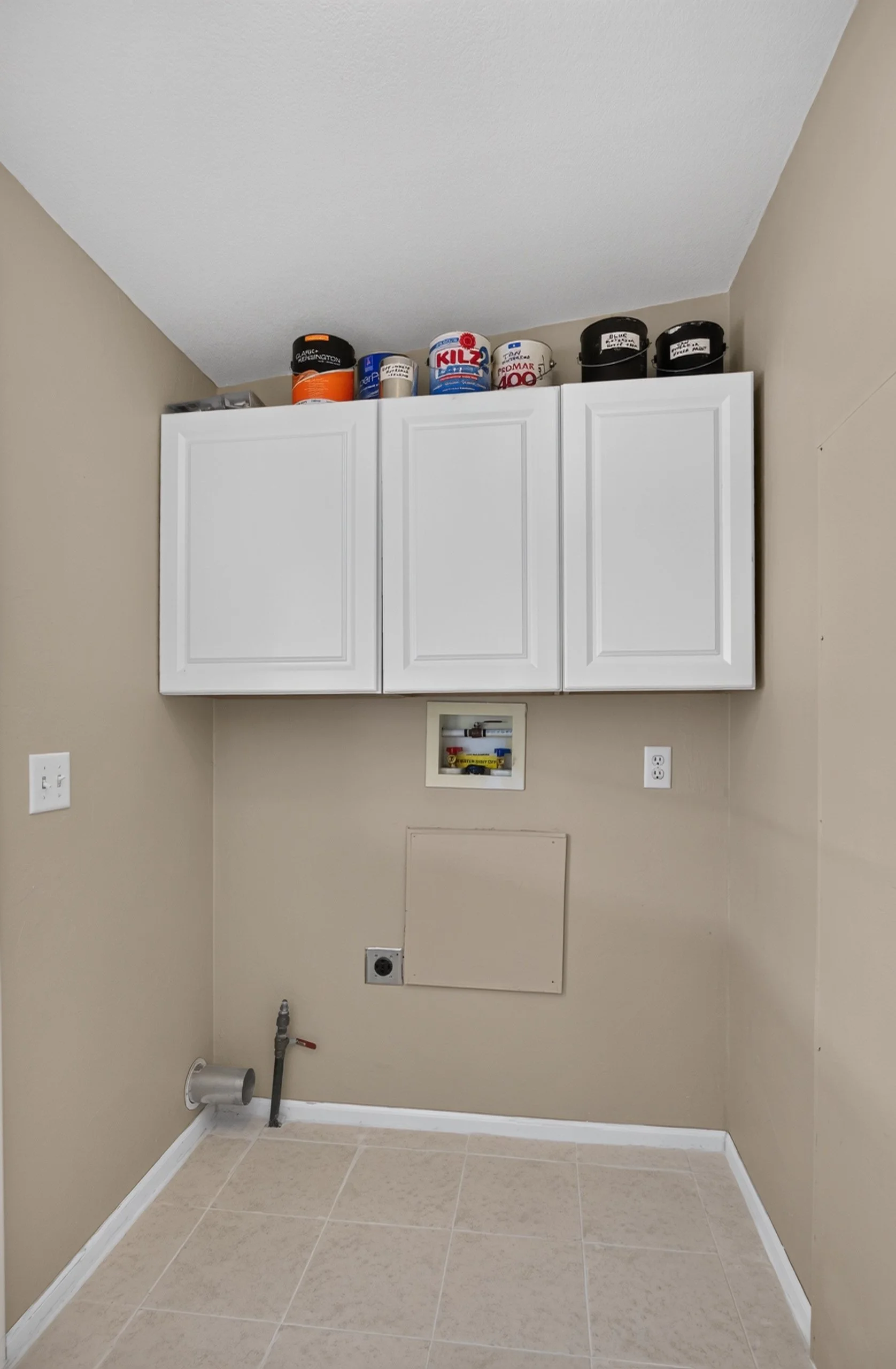 20 Laundry Room.jpg