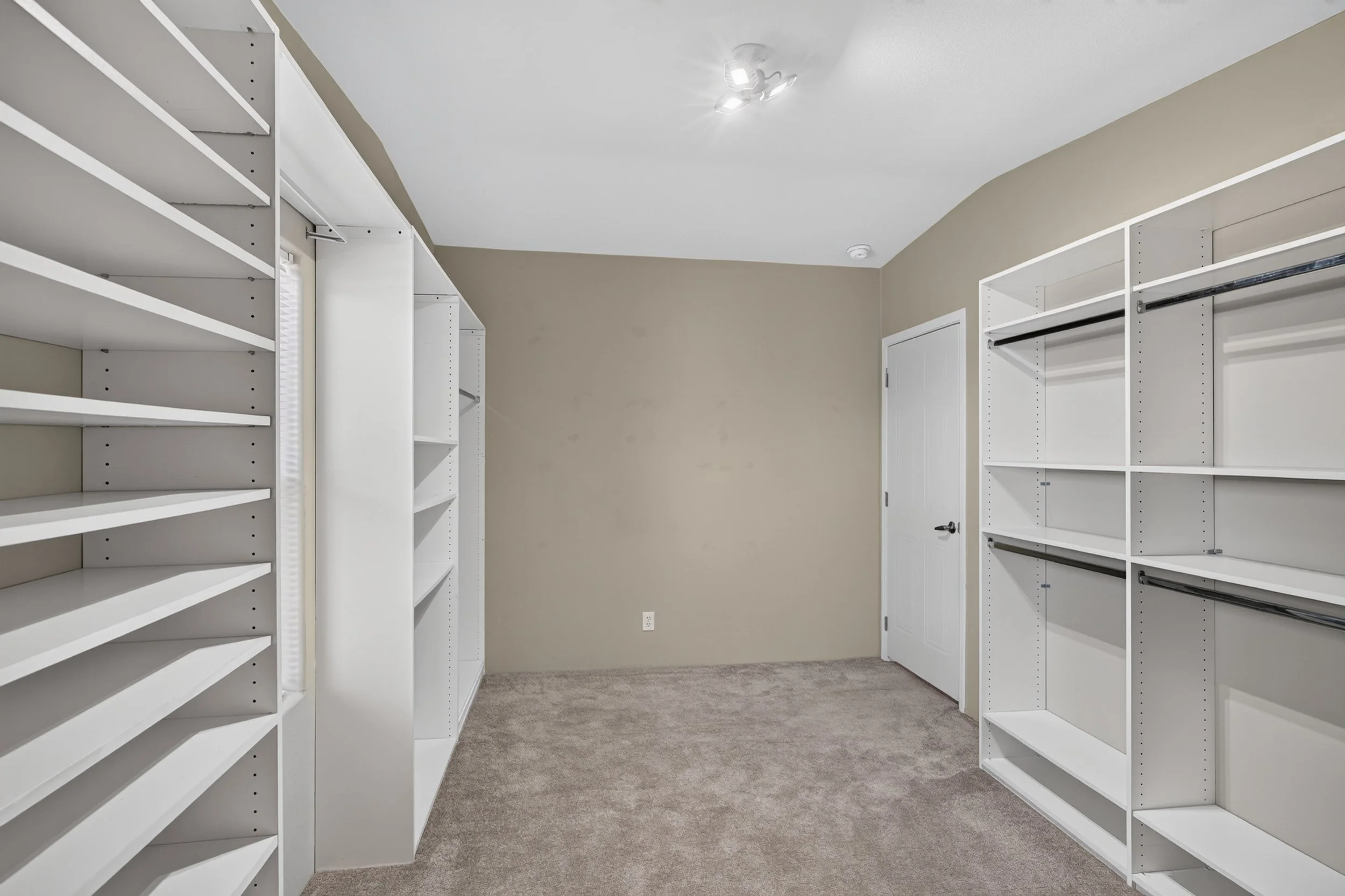 32 Bedroom 2 photo b.jpg