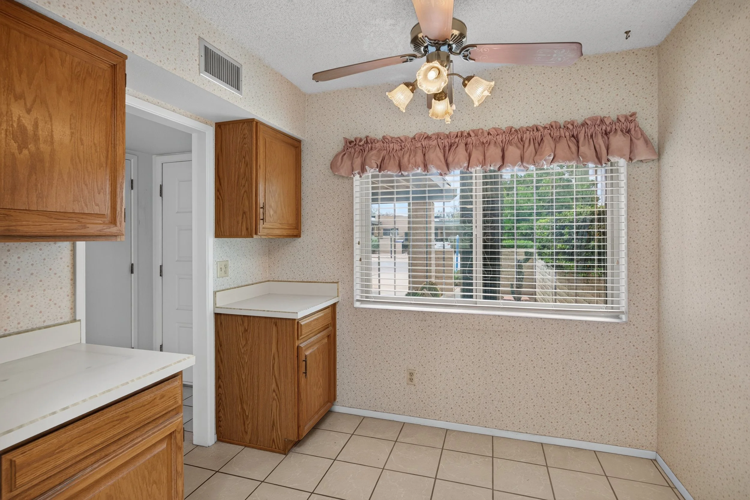 11 Kitchen photo c.jpg