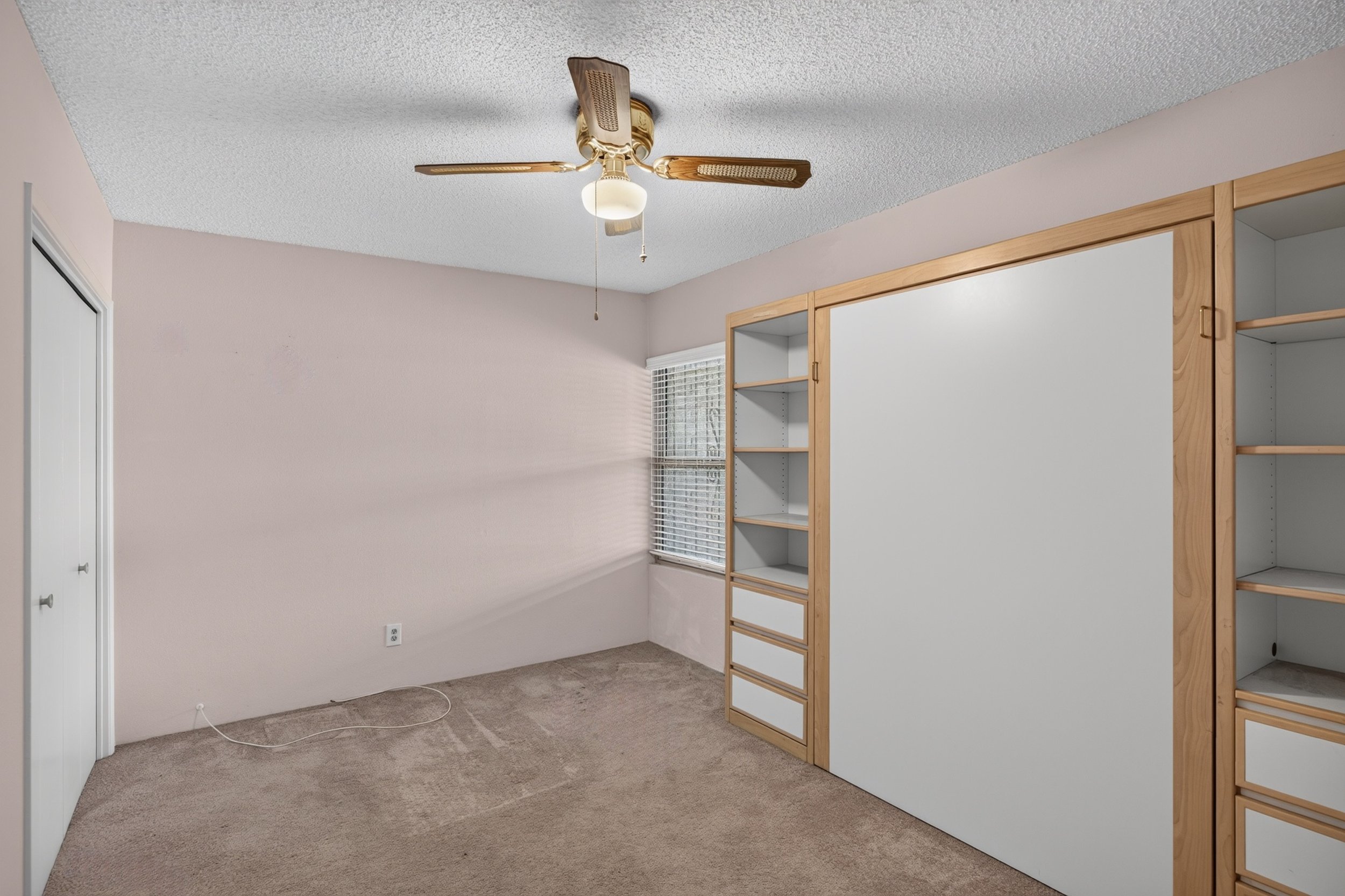 17 Bedroom photo a.jpg