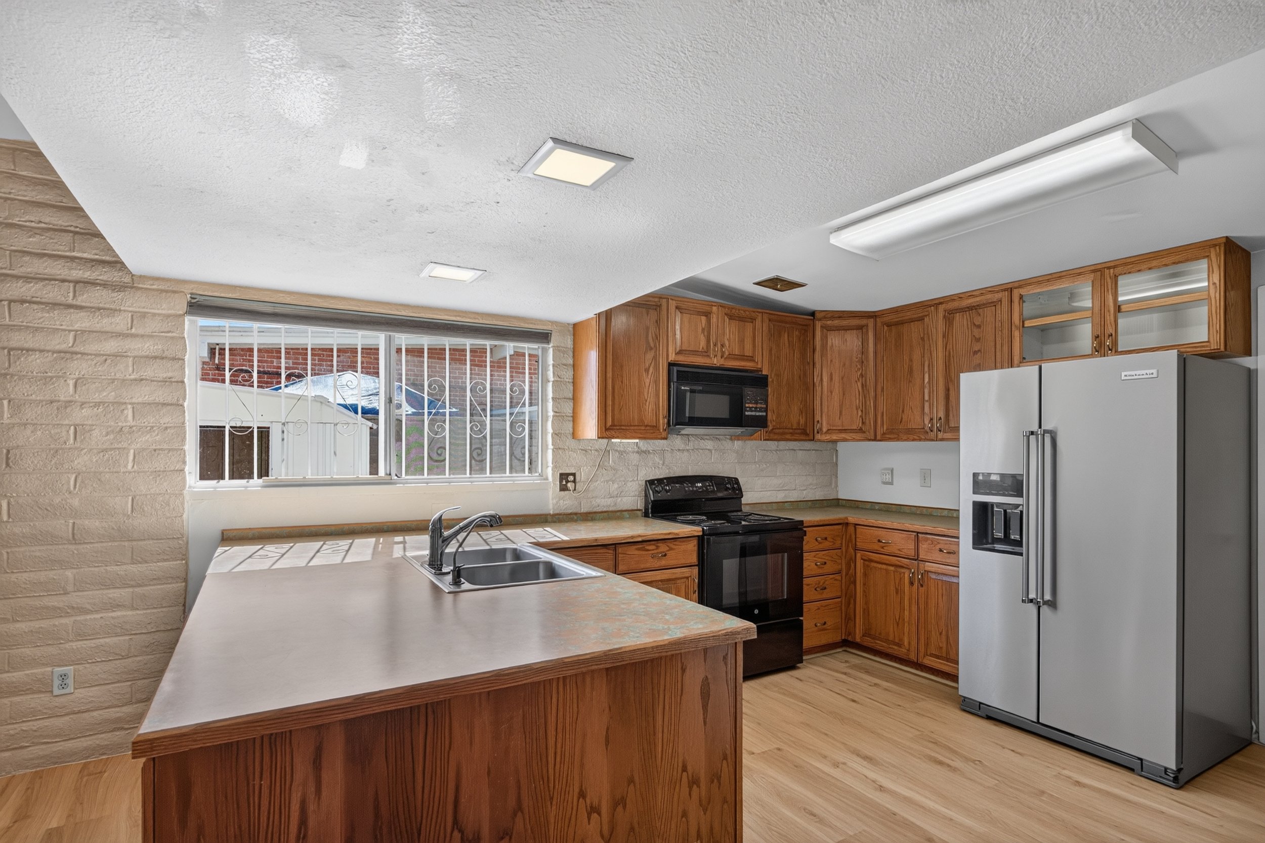 14 Kitchen photo a.jpg