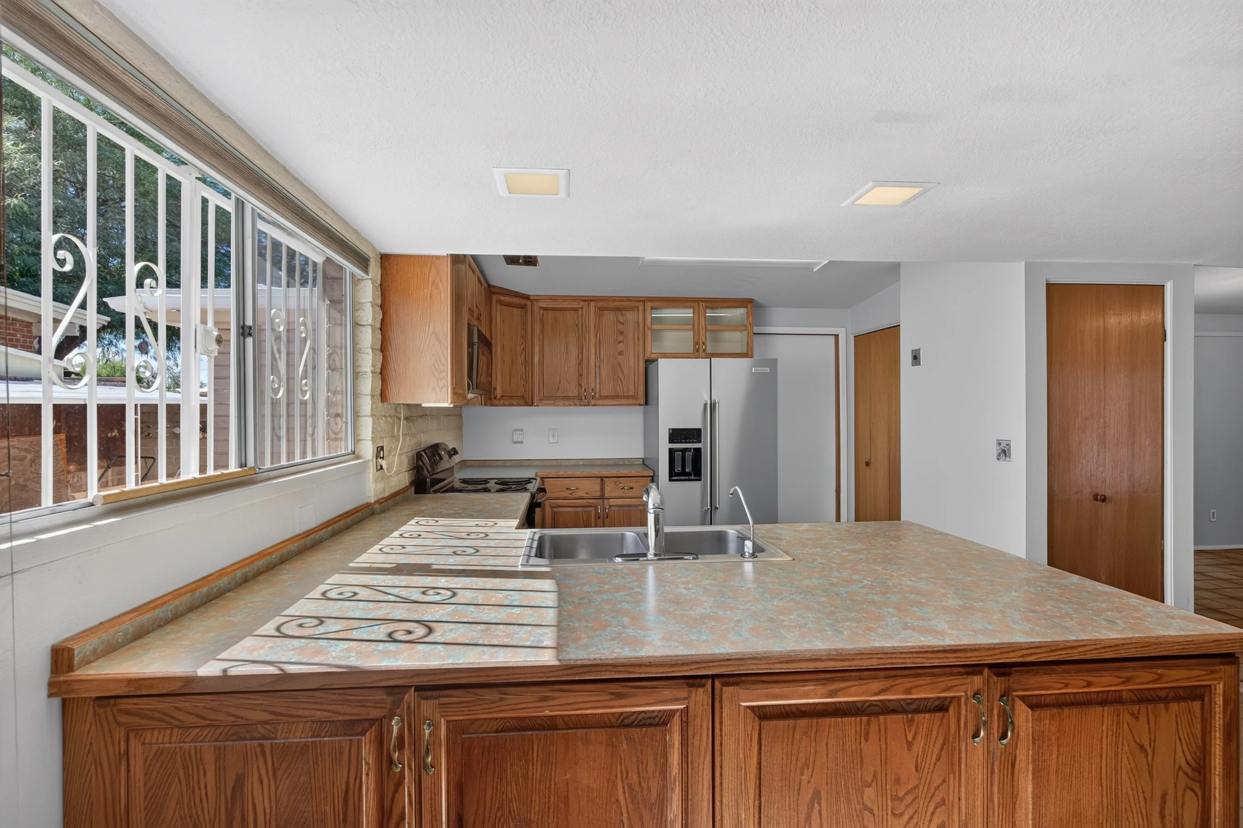 17 Kitchen photo d.jpg