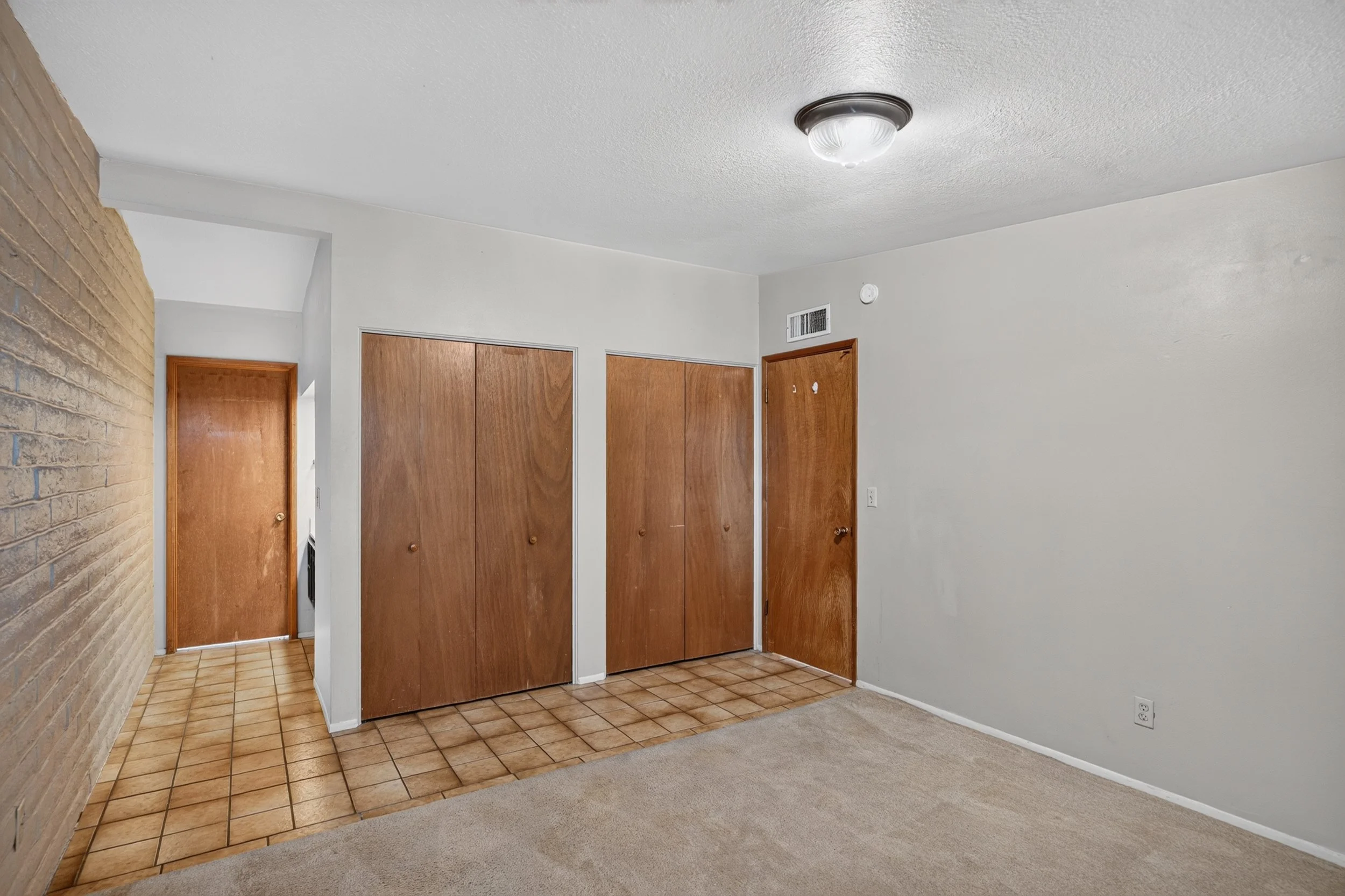 30 Main Bedroom photo b.jpg
