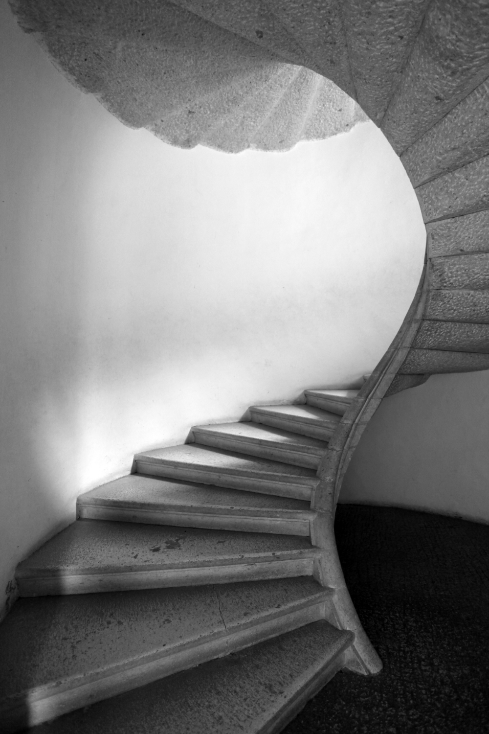 stairs b&w.jpg