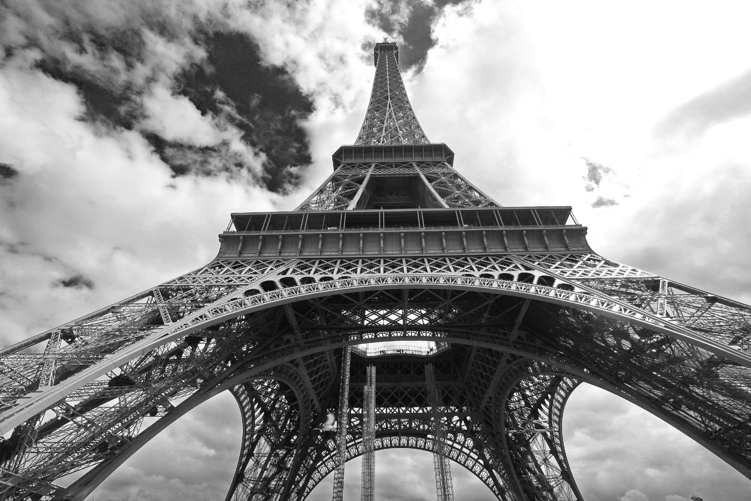 Eiffel Tower11 b&w2.jpg