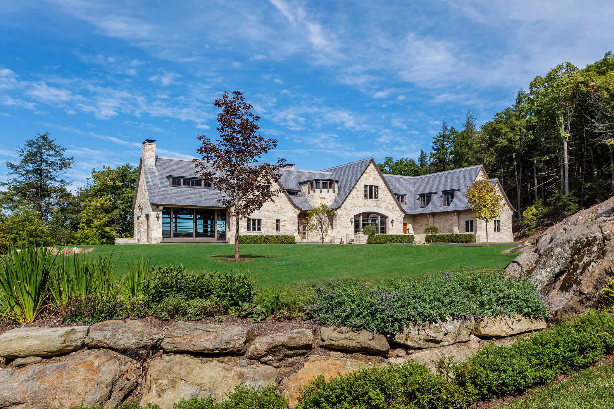 exterior5 w green grass_sm.jpg