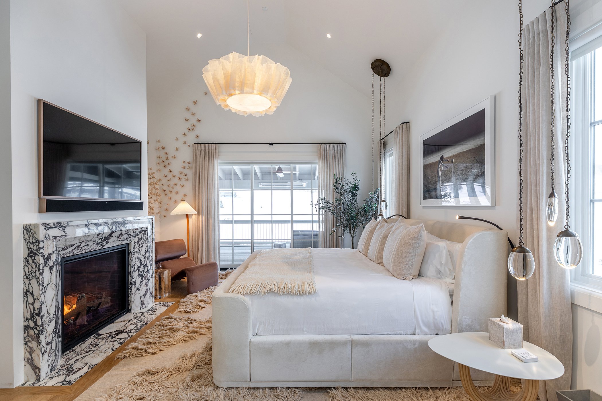 primary bedroom_sm.jpg