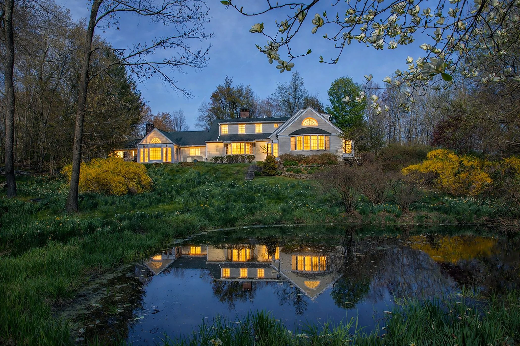 exterior16 twilight_sm.jpg