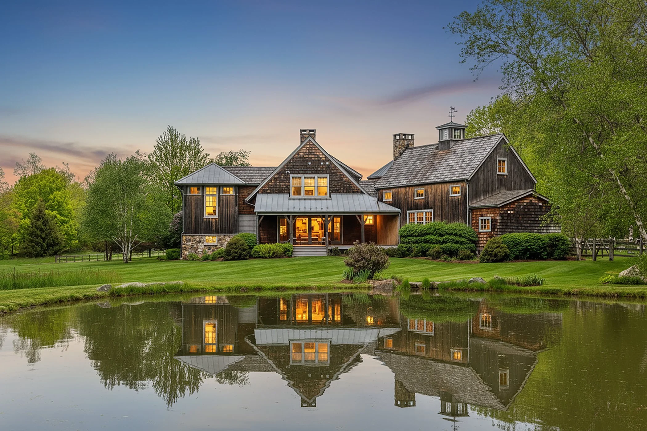 exterior11 twilight_sm.jpg