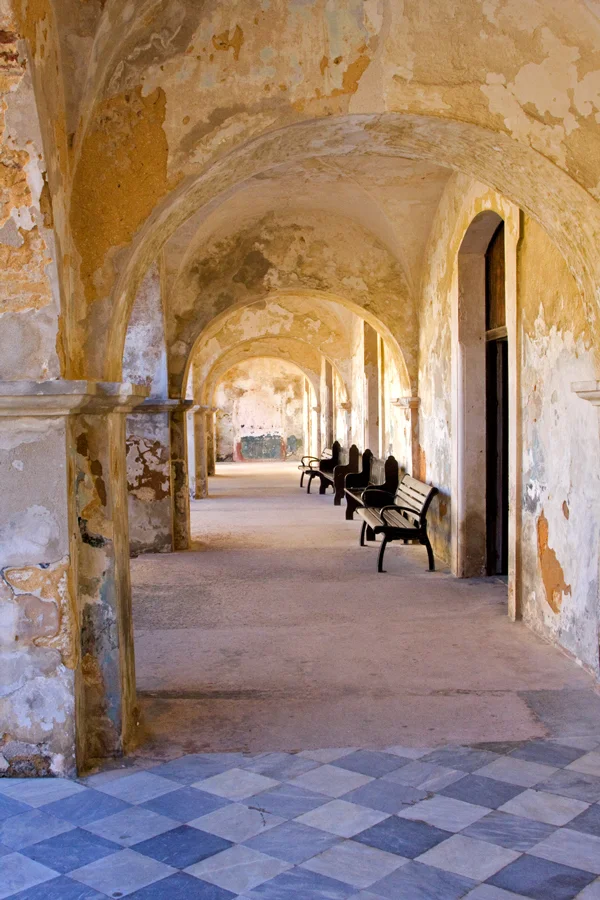 Walkways-of-Castillo-de-San-Cristobal.jpg