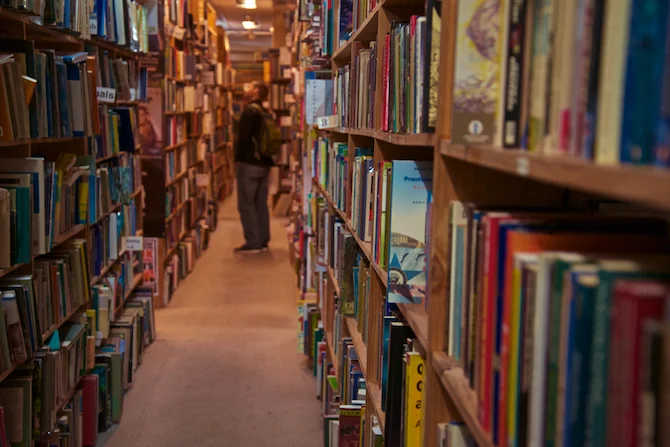 Bookstore, Brisbane Australia | NaomiVanDoren.com
