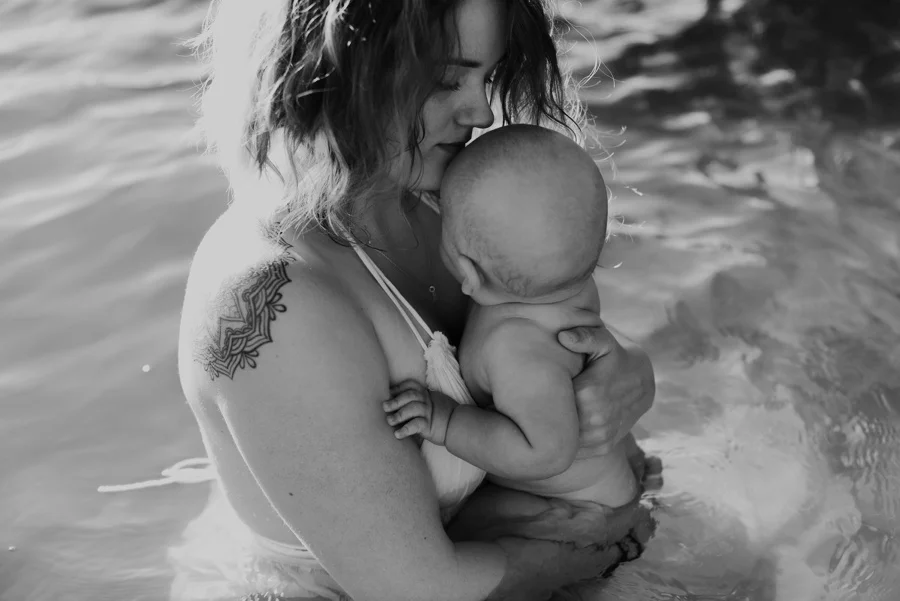 intimate motherhood portraits