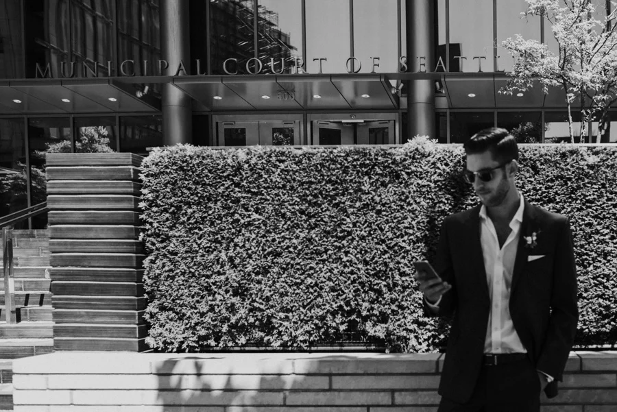 groom outside court house