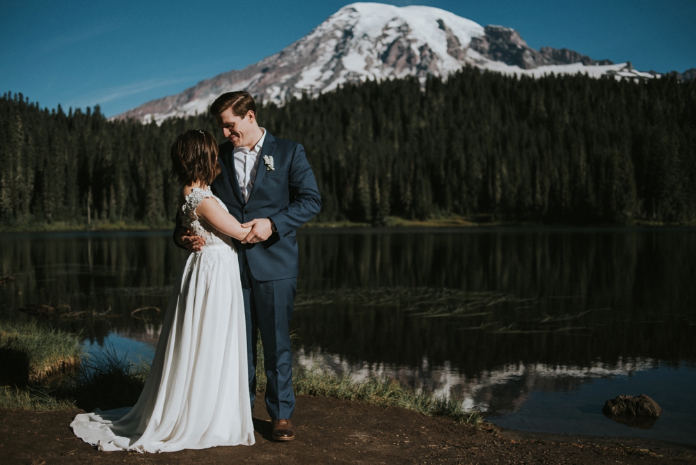 elopement at mount rainier