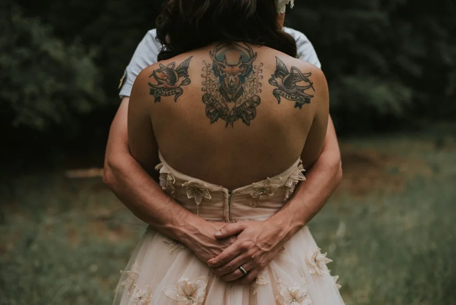 groom holding bride