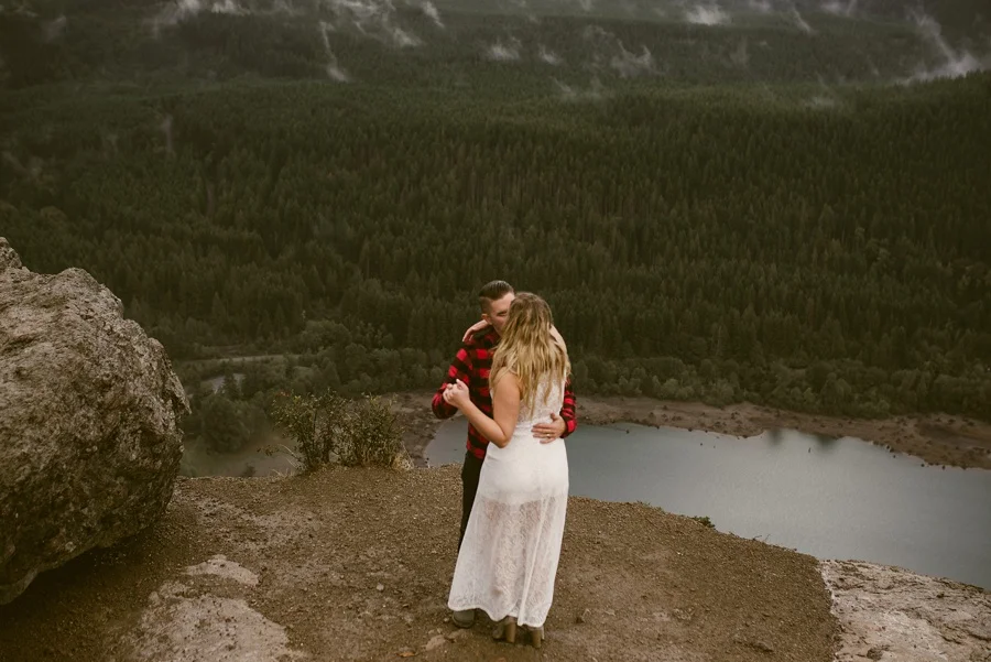 rattlesnake ledge elopement