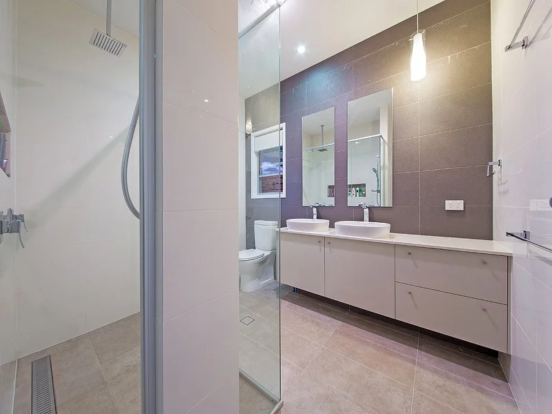 Modern Bathroom.  Wynnum, Brisbane