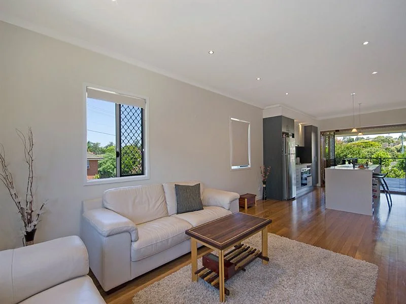 Open Plan Living. Internal Walls Removed, New Kitchen & Timber Bifold Doors. Mount Gravatt, Brisbane QLD
