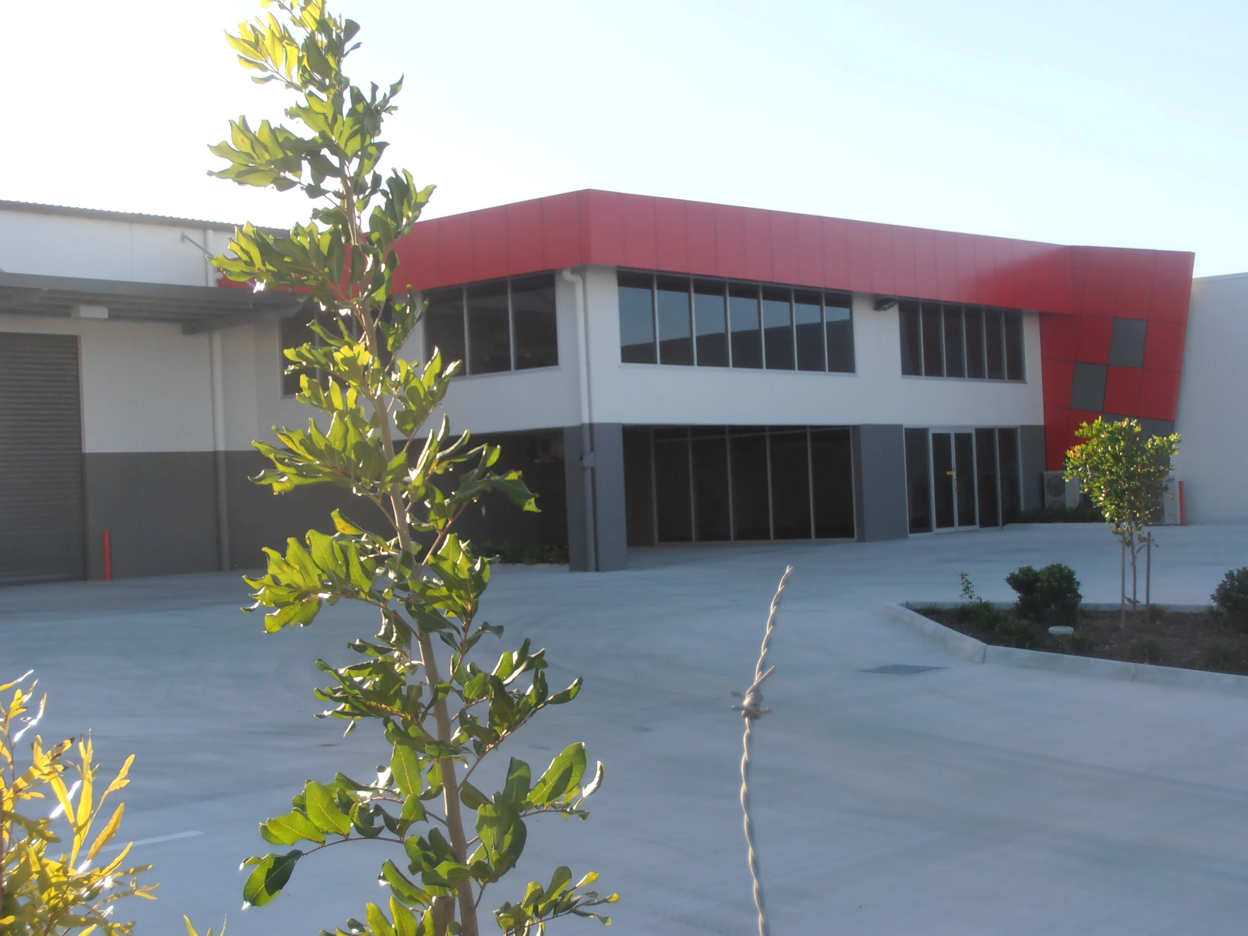 2 Storey Office. 1500m2 Warehouse. D.A. & B.A. By Empire