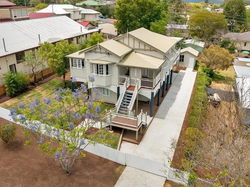 Hertiage Listed Queenslander. House lift & full renovation.