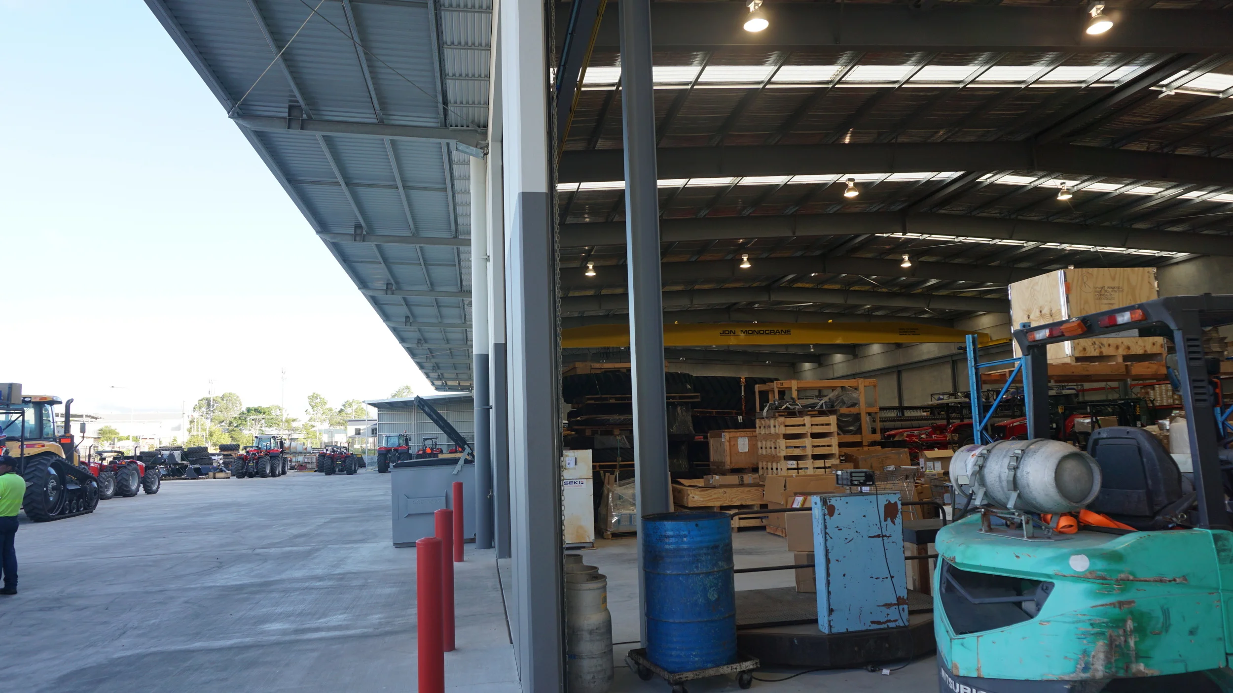 3000m2 warehouse & 2 Storey Office Building - Crestmead
