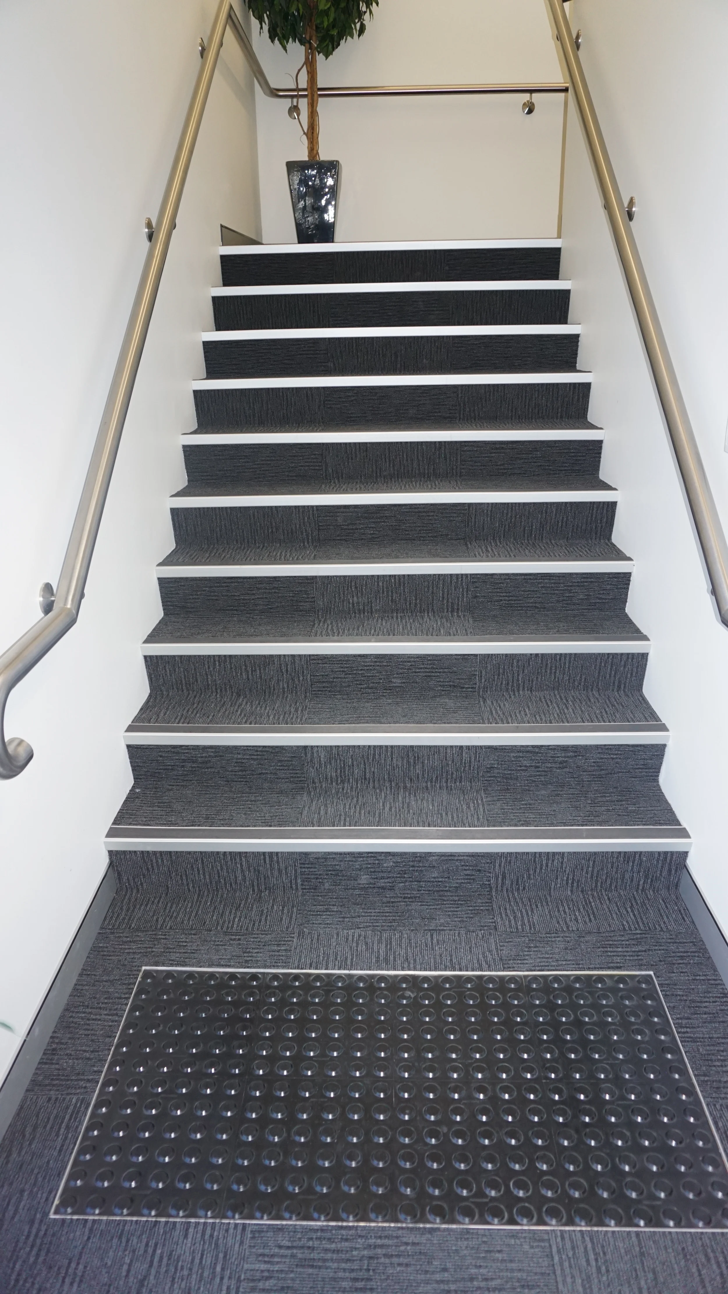 3000m2 warehouse & 2 Storey Office Building - Crestmead