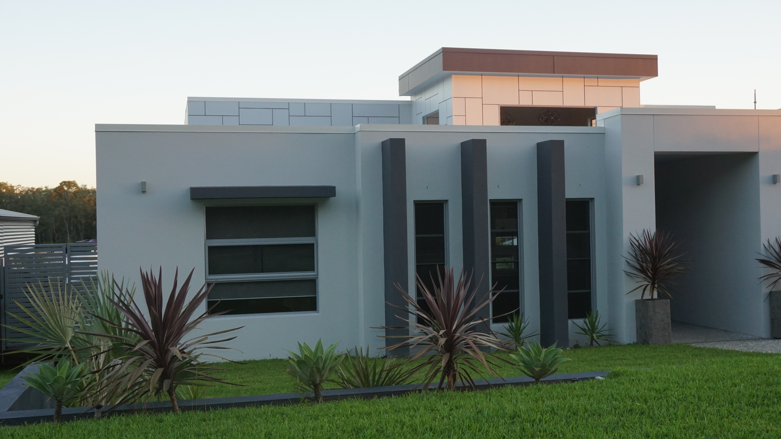 Large Gold Coast 5 bedroom home - 500m2 + 