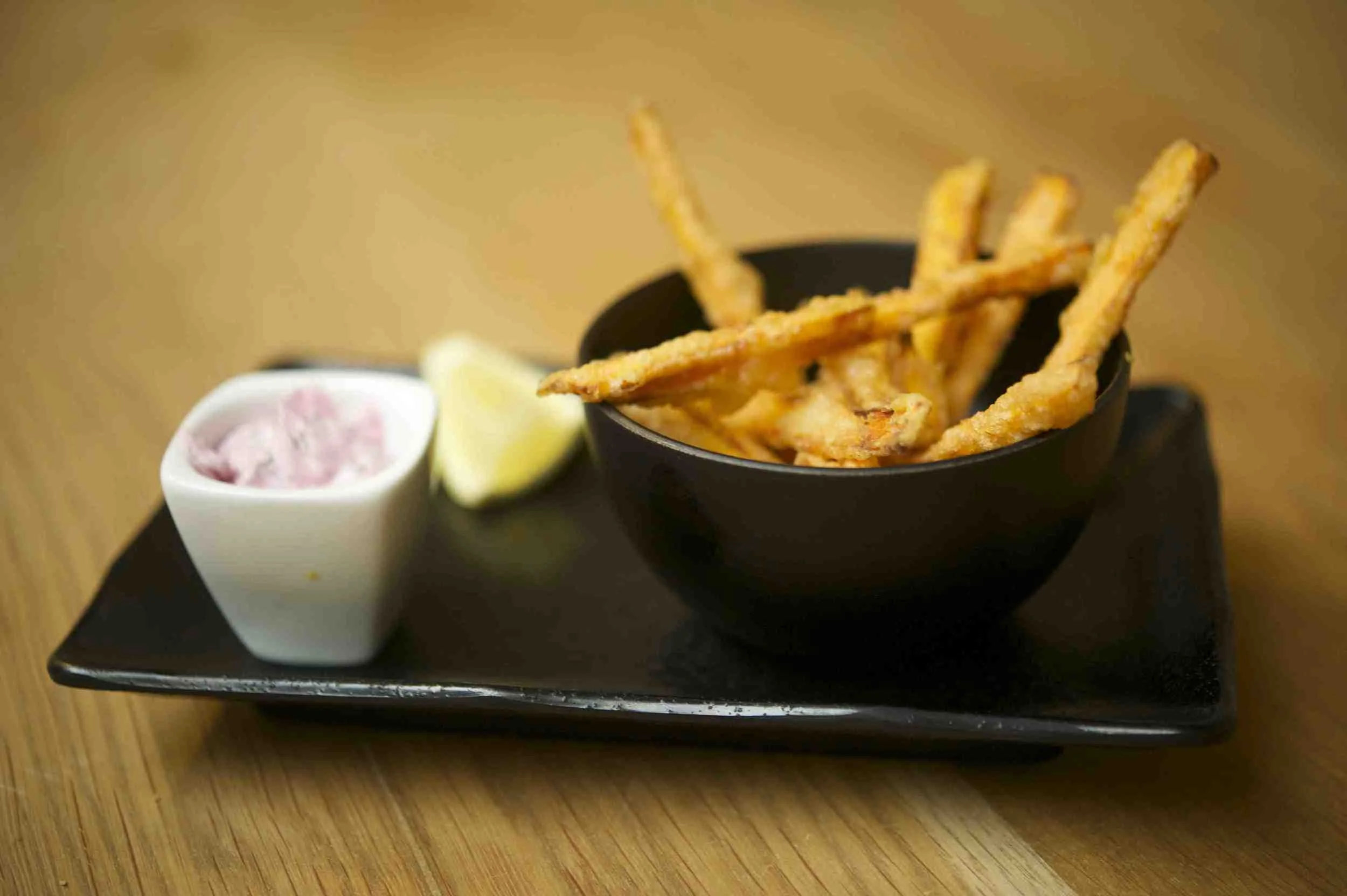 TEMPURA de patate douce de choux violet, crème cheese