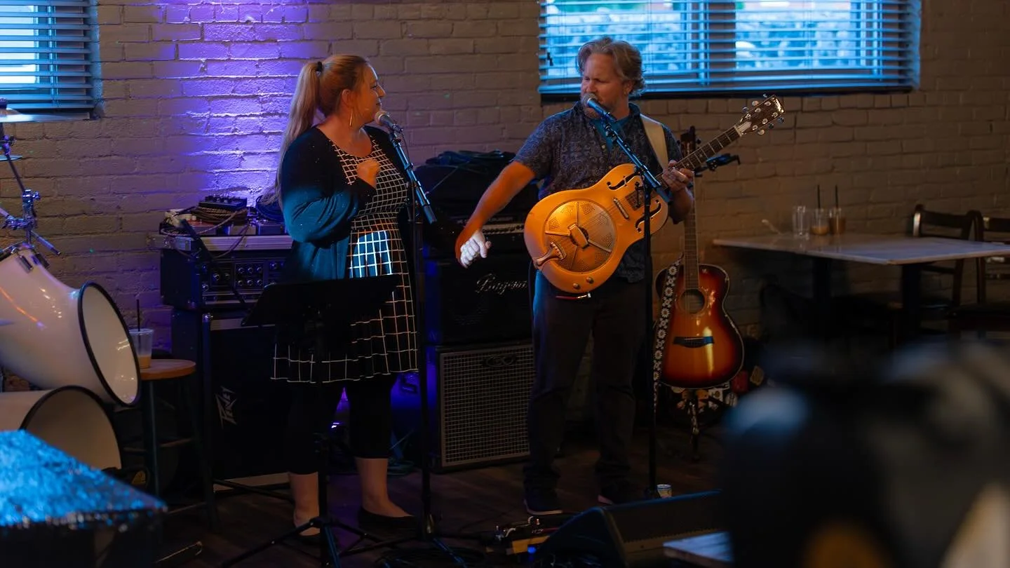 July 2025. @achillestenderloin and @mommabeanie preform at Flavor Notes, hosted by @roscoescoffee
.
.
.
.
#livemusicphotography #livemusic #music #musicphotography #indie #indiemusic #blues #bluesmusic #richmondindiana