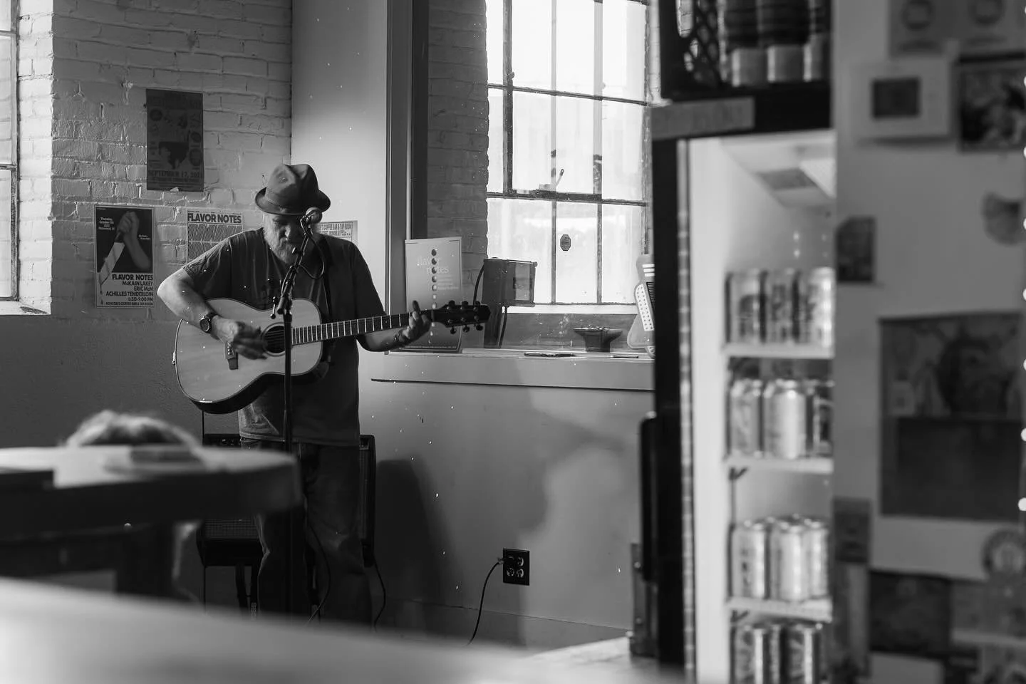 July 3, 2025. Brian Wells performing at Flavor Notes, hosted by @roscoescoffee
.
.
.
#music #musicphotography #livemusic #indie #folk #folkpunk #midwestemo #blues #localmusic #singersongwriter #richmondindiana