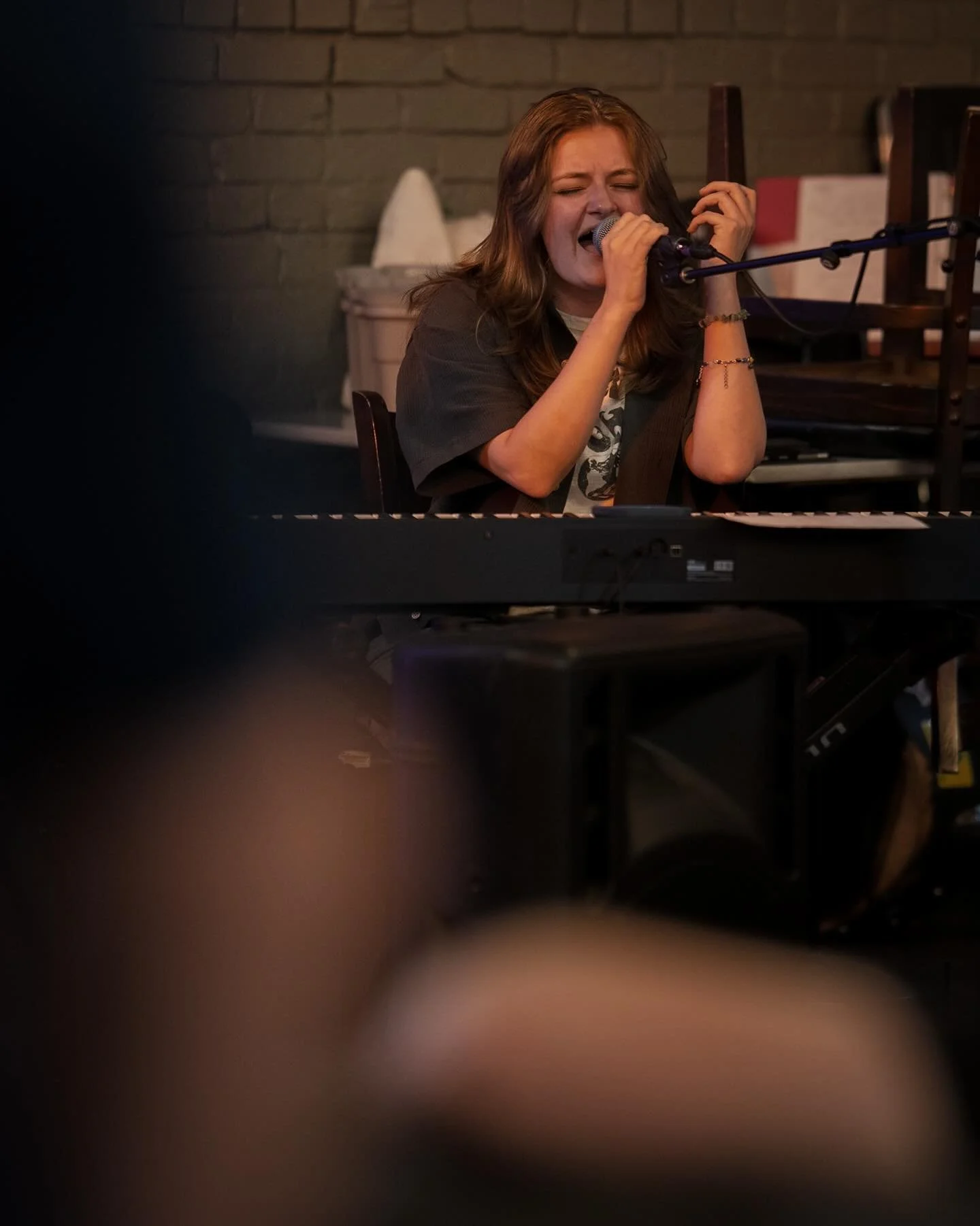 August 2025. @quimbybandmusic performing at Flavor Notes’ hosted by @roscoescoffee and @achillestenderloin.
#livemusic #music #localmusic #musicphotography