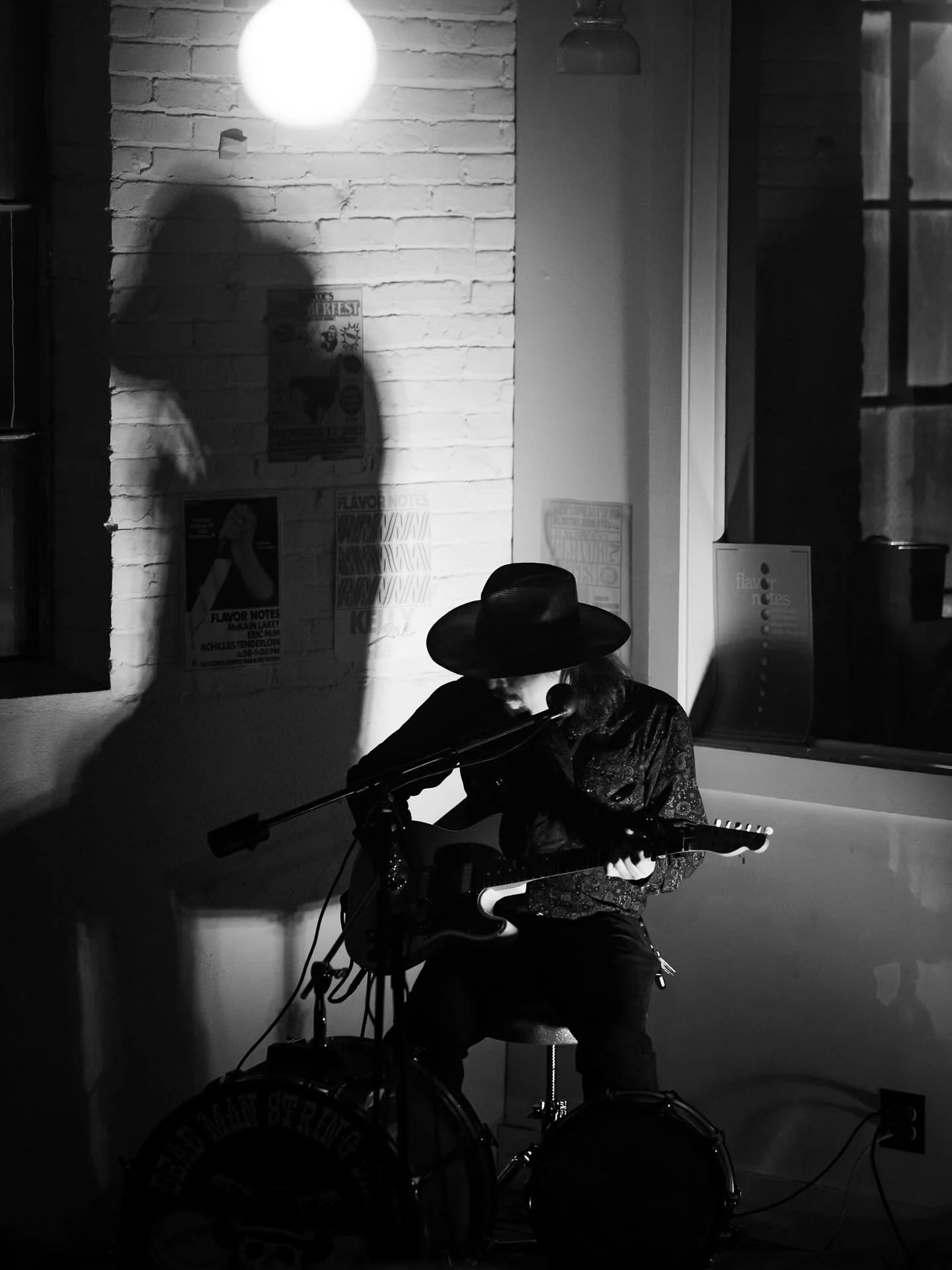 @deadmanstringband performing during the Richmond stop of Tom Waits Weekend hosted @roscoescoffee
#tomwaits #southerngothic #muisc #localmusic #musicphotography