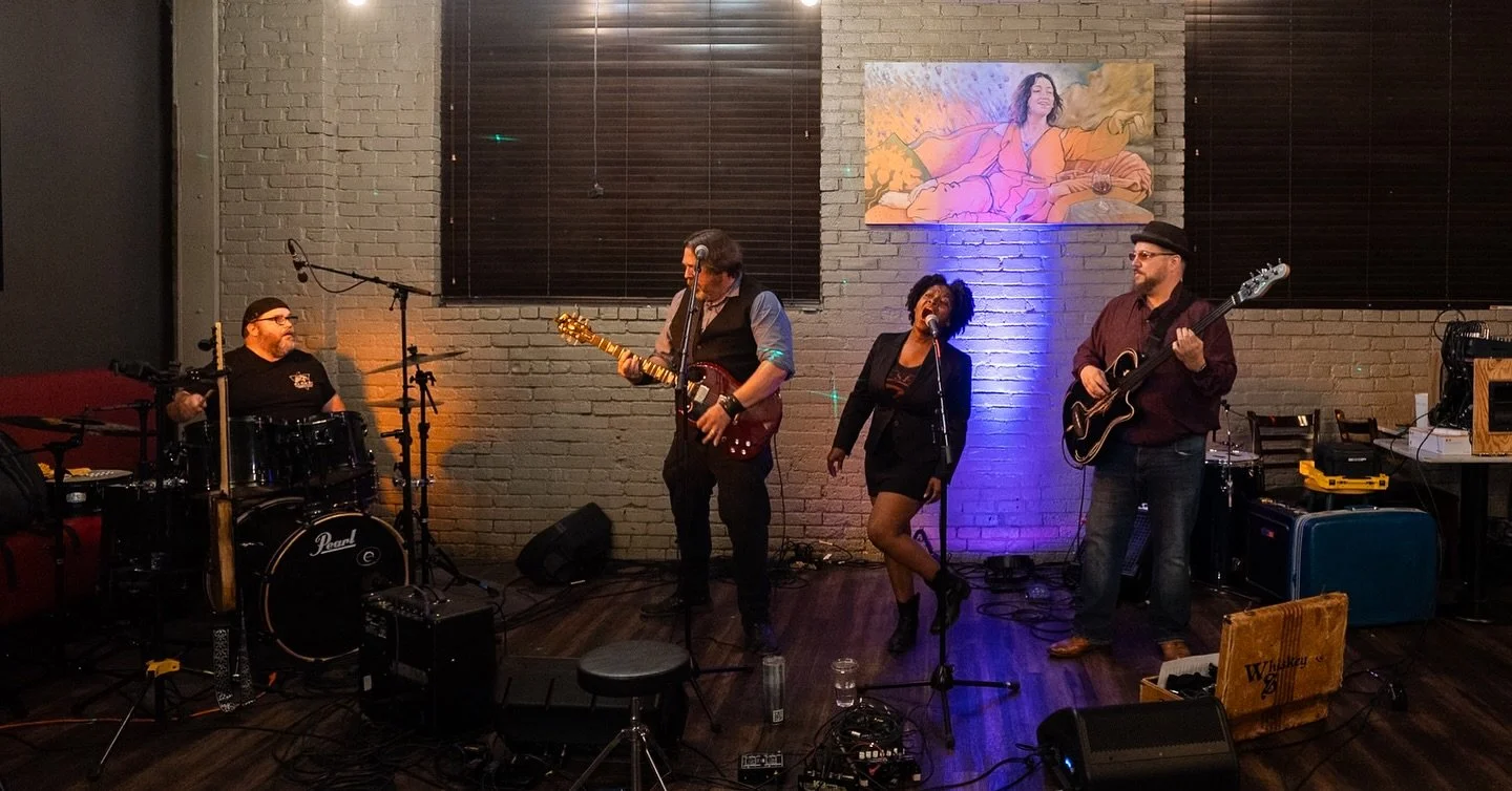 August 2025. @whiskeyshambles performing at Tom Waits Weekend’s Richmond stop, host by @roscoescoffee
.
.
.
#tomwaits #localmusic #livemusic #music #musicphotography