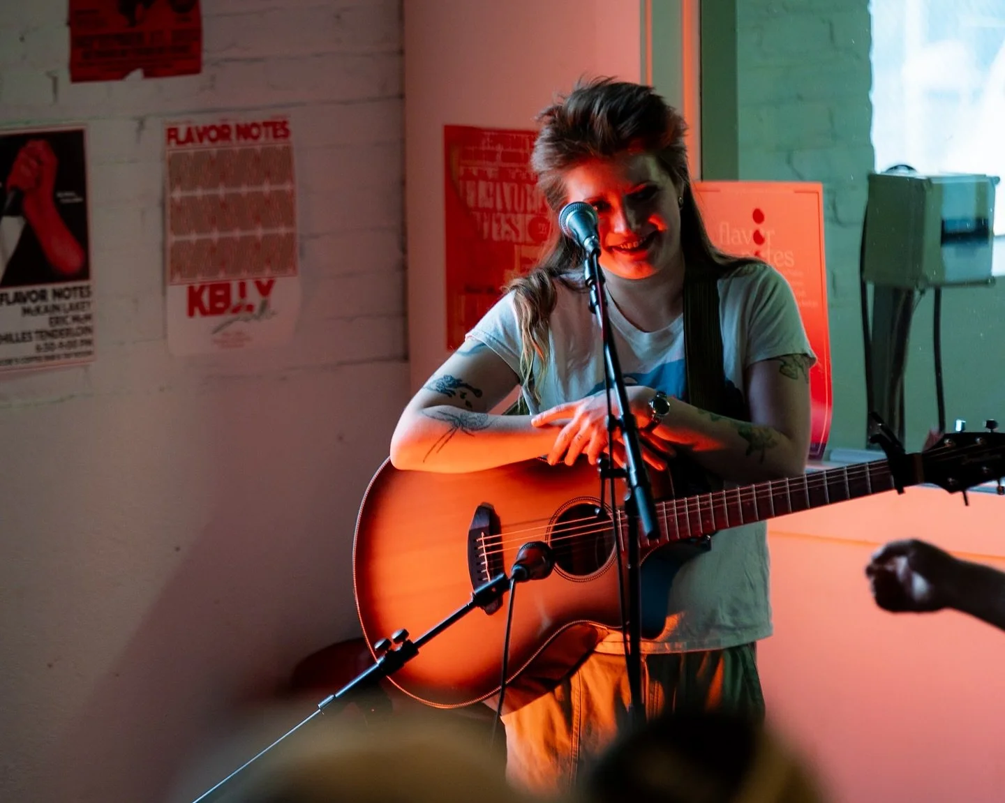 @dead_by_dodd performs at the Richmond stop of Tom Waits Weekend hosted by @roscoescoffee
.
.
.
#localmusic #music #tomwaits #tomwaitstribute #musicphotography