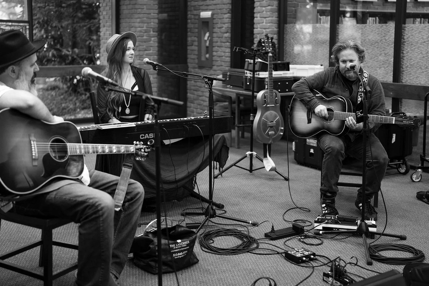 October 2025 Lyricists’ Corner, a showcase of regional singer songwriters hosted at @mrlrichmond by @achillestenderloin
This months featured artists were @out_of_aces and @alyssa_hansonsings
#livemusic #localmusic #singersongwriter #richmon