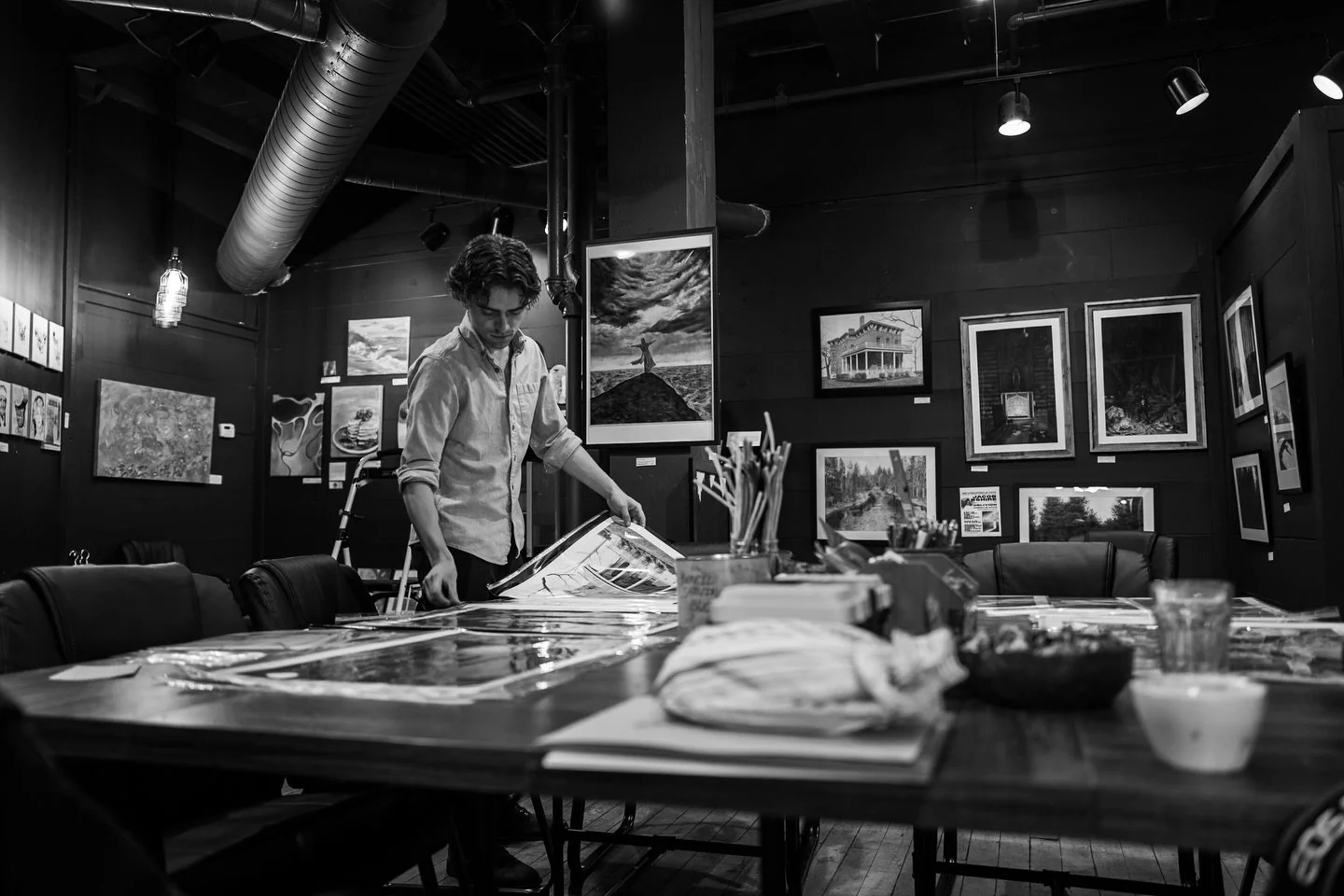 On December 13th, despite the cold and snow, Jacob Abshire was hosted by Oblivion for a pop up. 

It was incredibly insightful to learn about Jacob&rsquo;s creative process and hear him talk about his work and technique. His graphite and technical pe