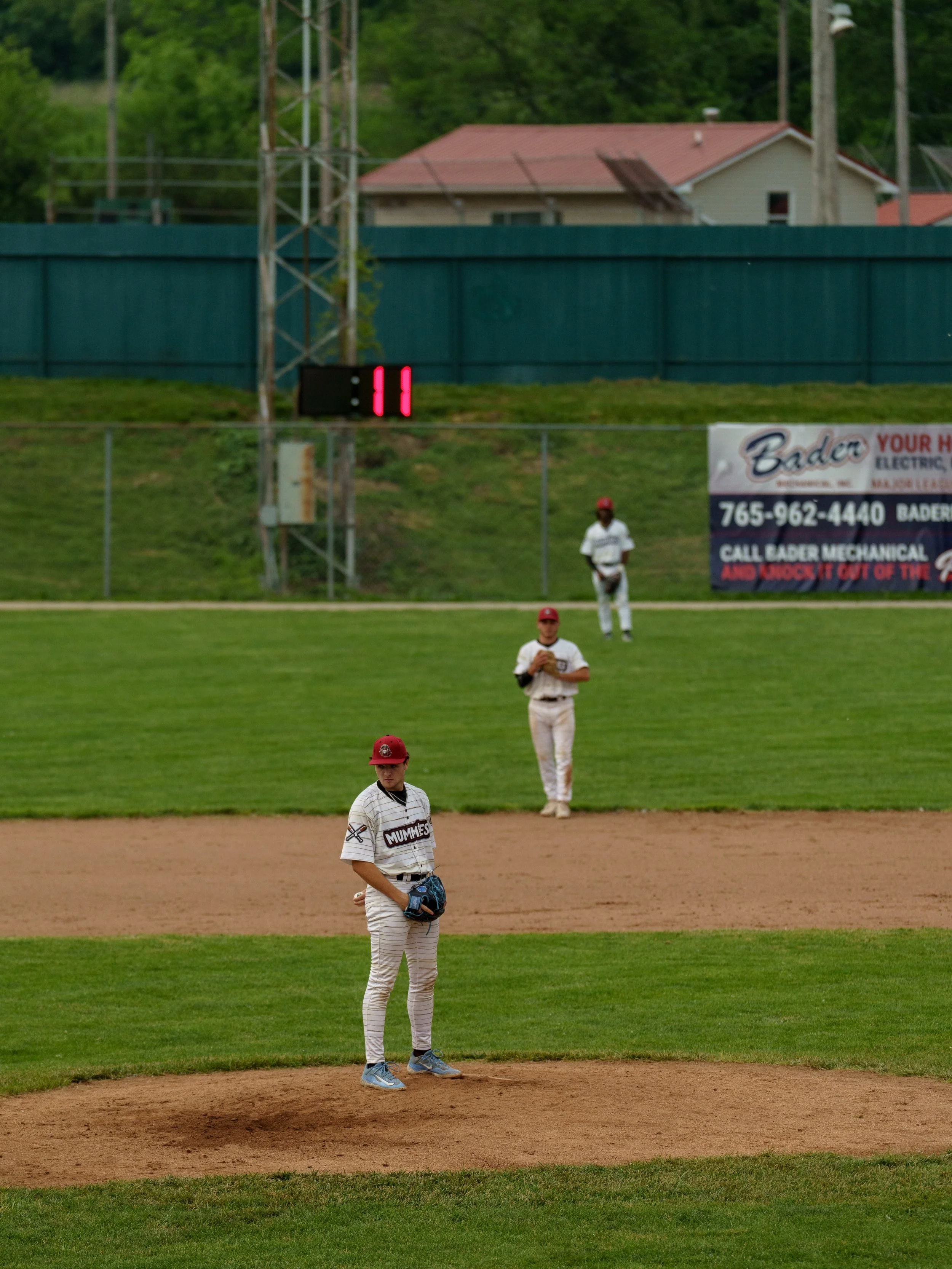 In a rematch of Opening Day, @nwl.baseball teams the @flyingmummies faced the @lakeshore_chinooks again Tuesday evening. 

In a turn around of the previous game, the mummies opened strong with 5 runs in the first inning, contributing to their 11-6 vi