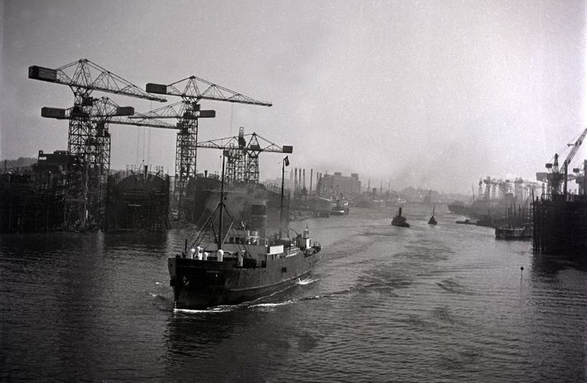 River-Clyde-shipbuilding-industry-in-Glasgow.jpg