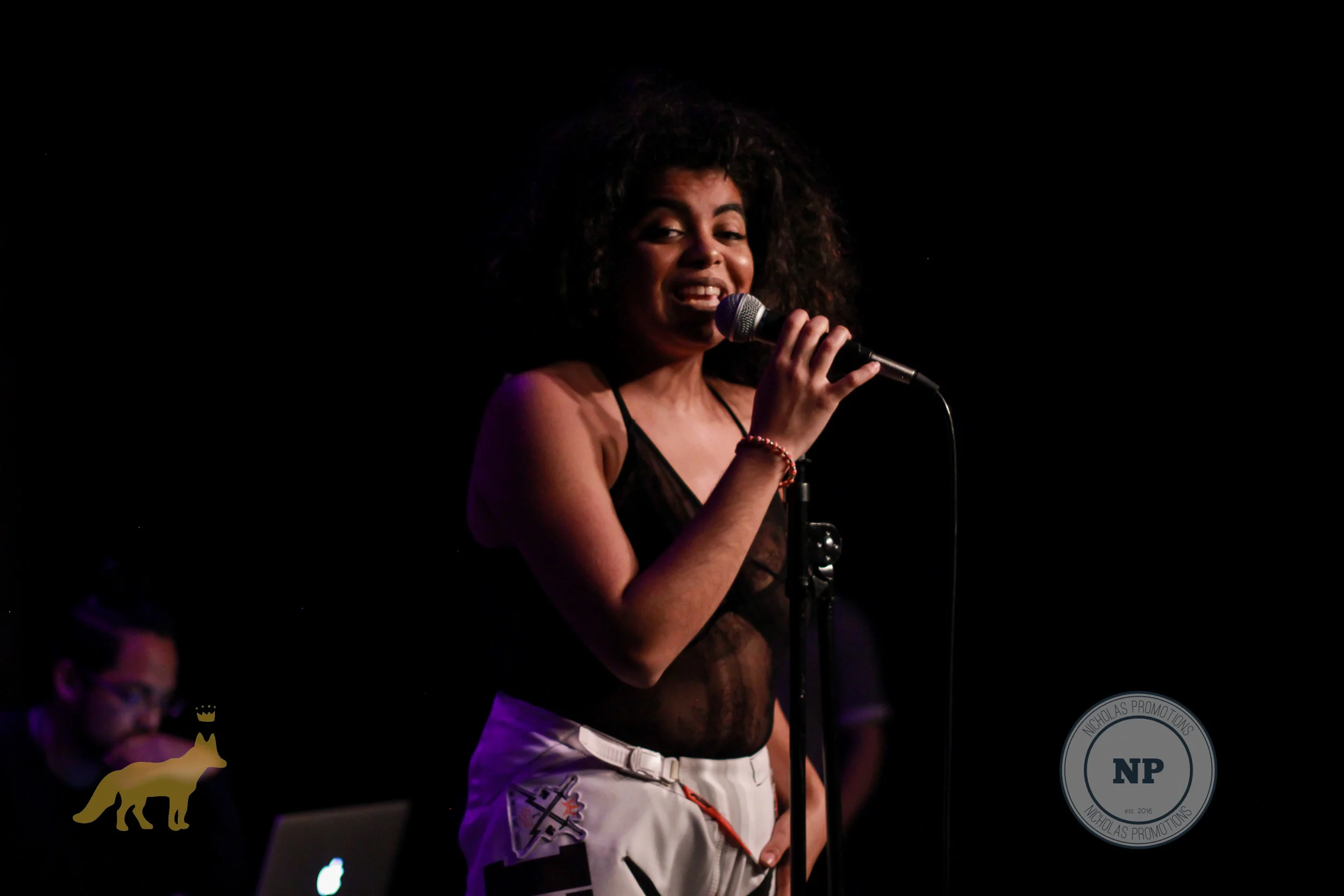 duendita gracing the stage at Jack Douglas Music Hall. Photo courtesy of Kevin Vallejos.