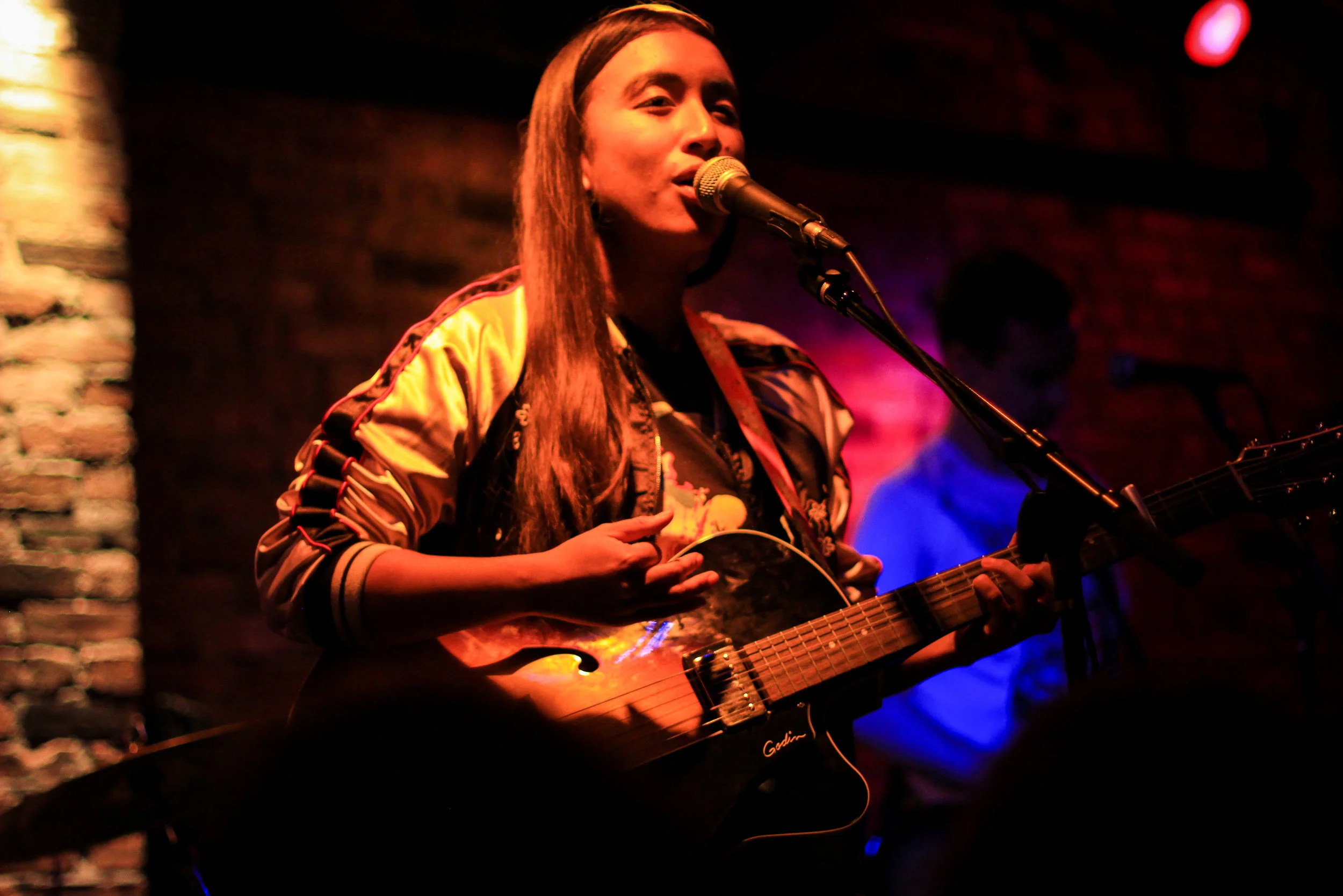 Raye Zaragoza soothing the crowd at The Bitter End. Photo courtesy of Kevin Vallejos.