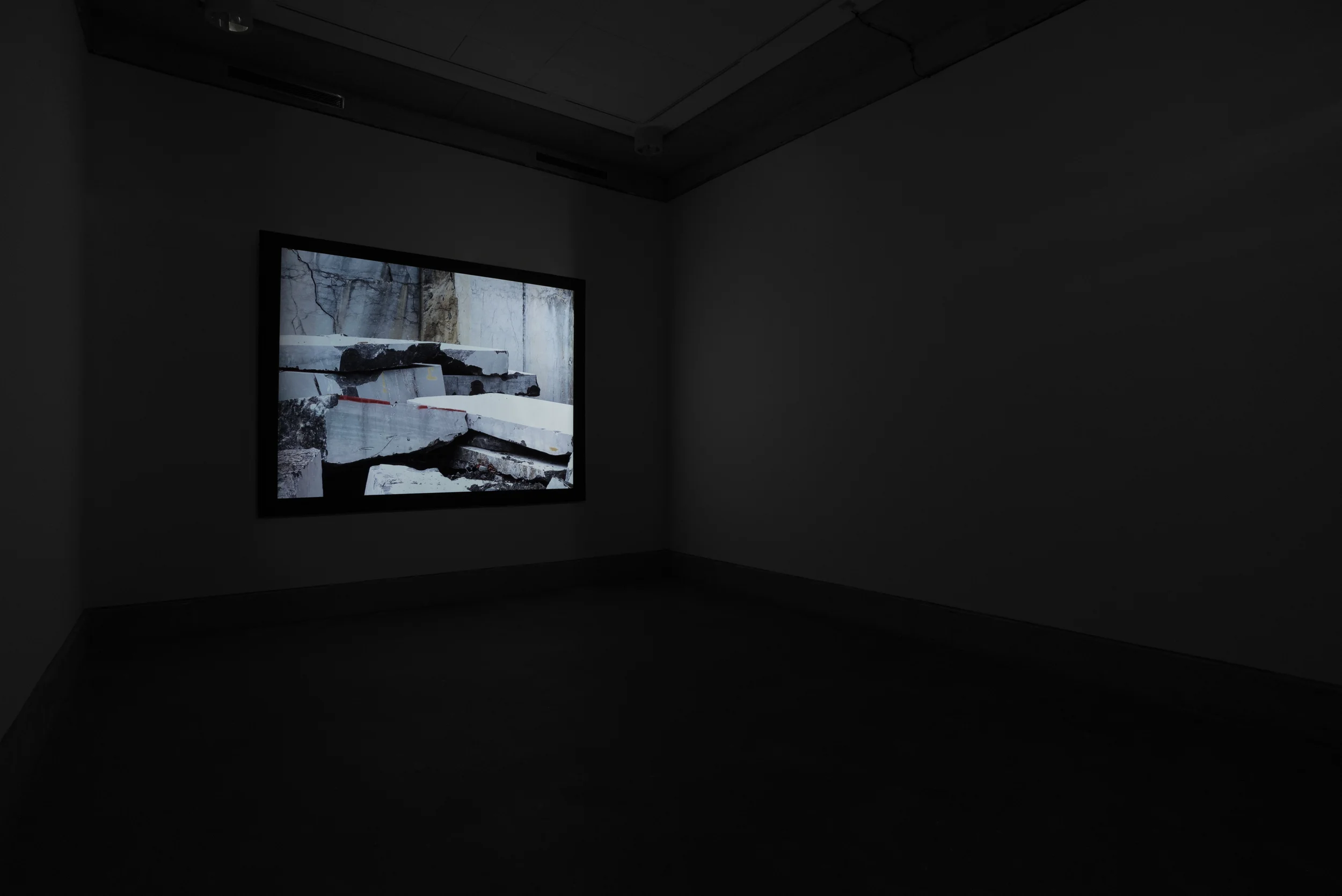 Room1_02.jpg