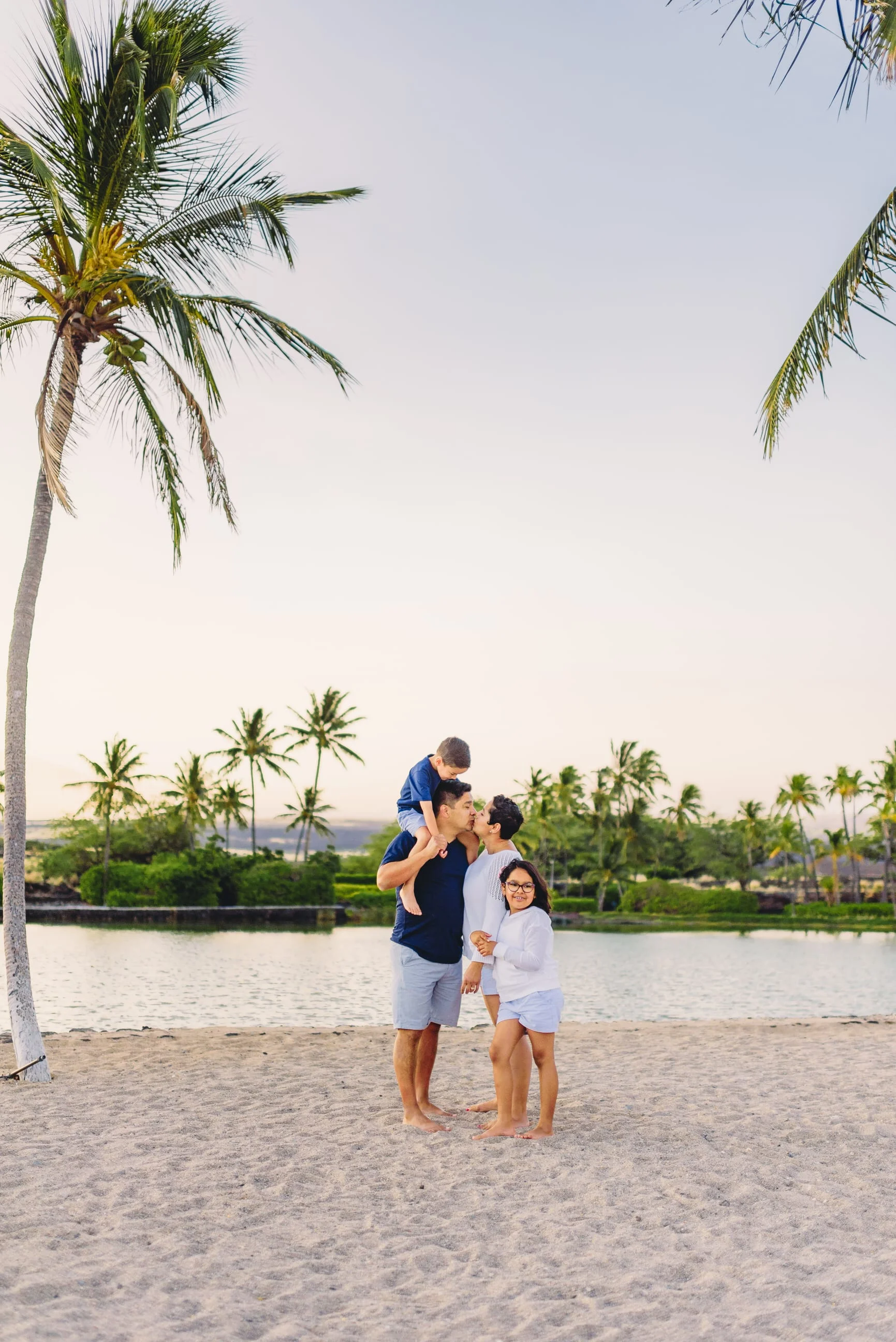 Waikoloa-Beach-Sunrise-Family-Photographer5-1.jpg