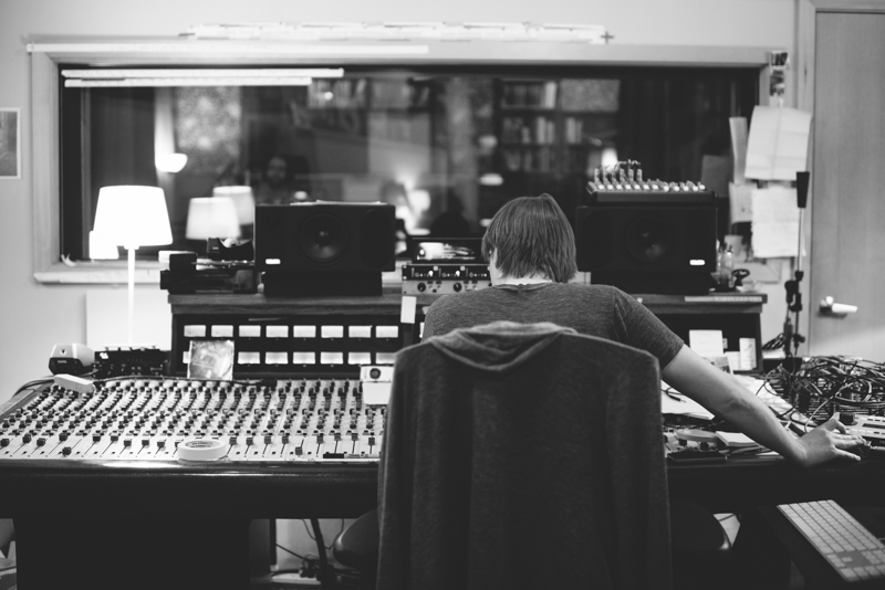 20141031_AmberZbitnoffKnecht_RockyVotolato_IntheStudio_0836_800b.jpg