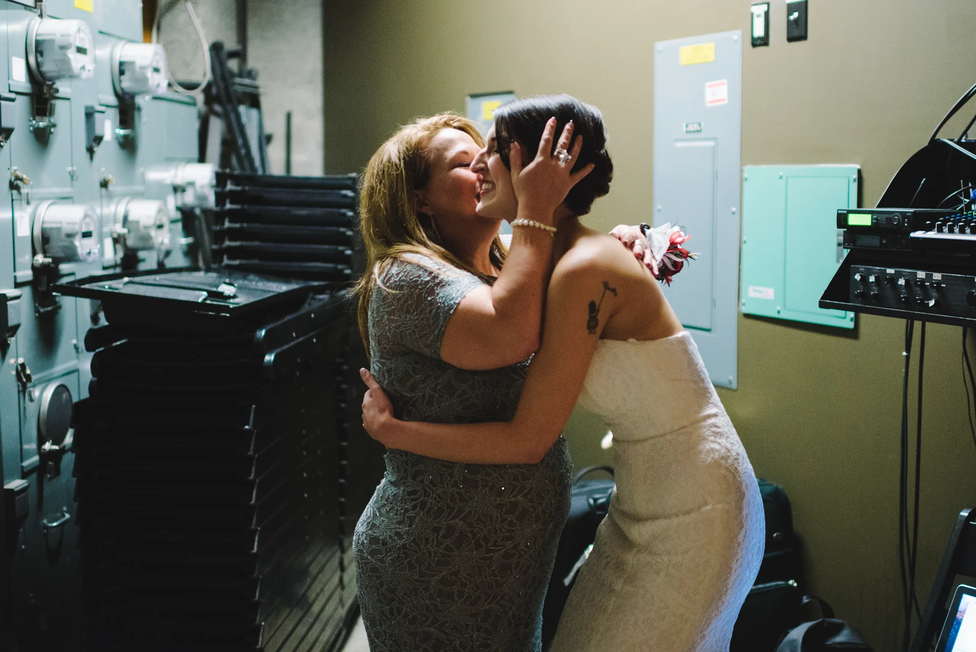 20160117_AmberZbitnoffPhotography_BG_MelroseMarketWedding_blog056_09411920web.jpg