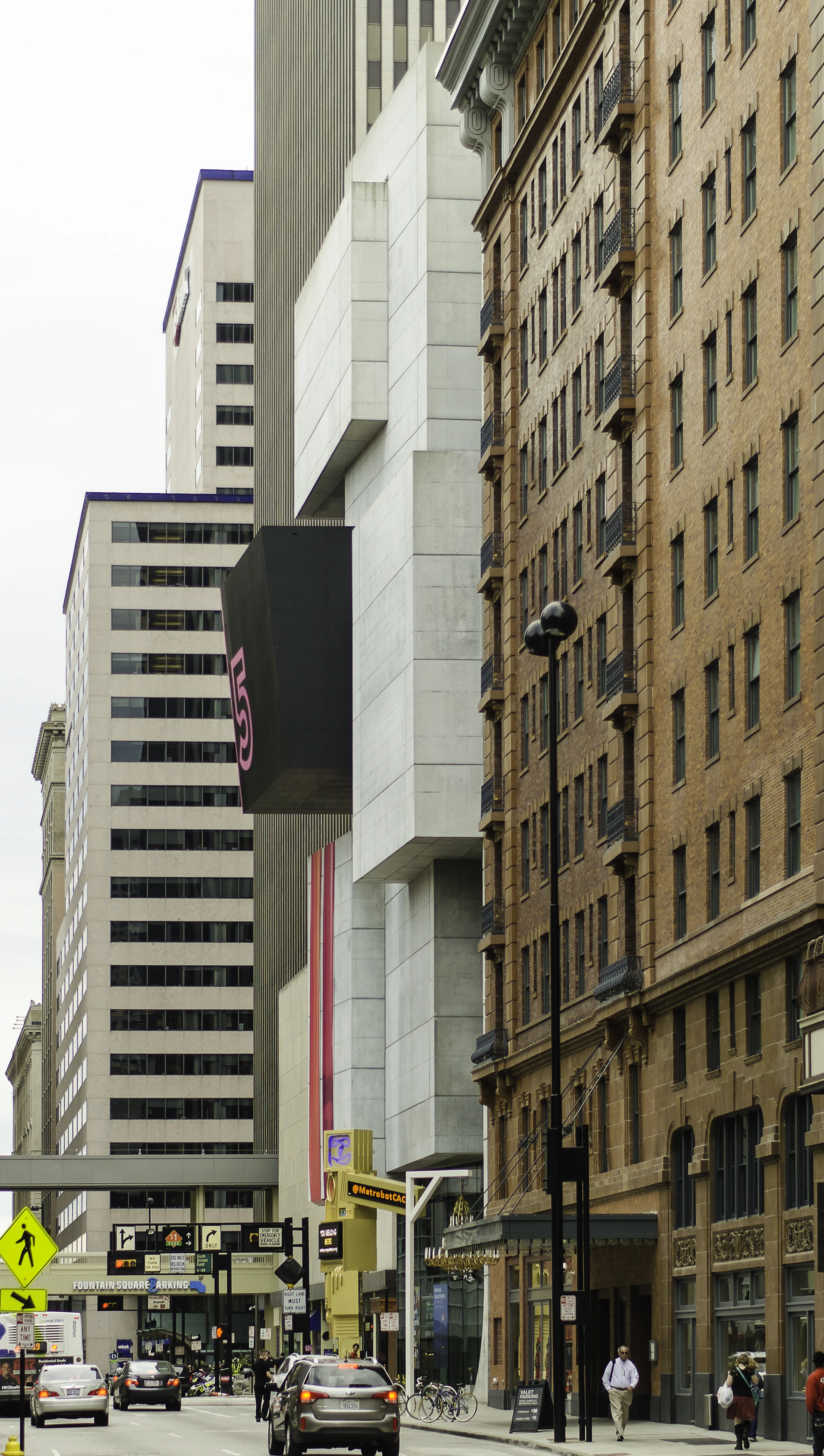 Rosenthal Center for Contemporary Art, Cincinnati, OH. Zaha Hadid, 2003