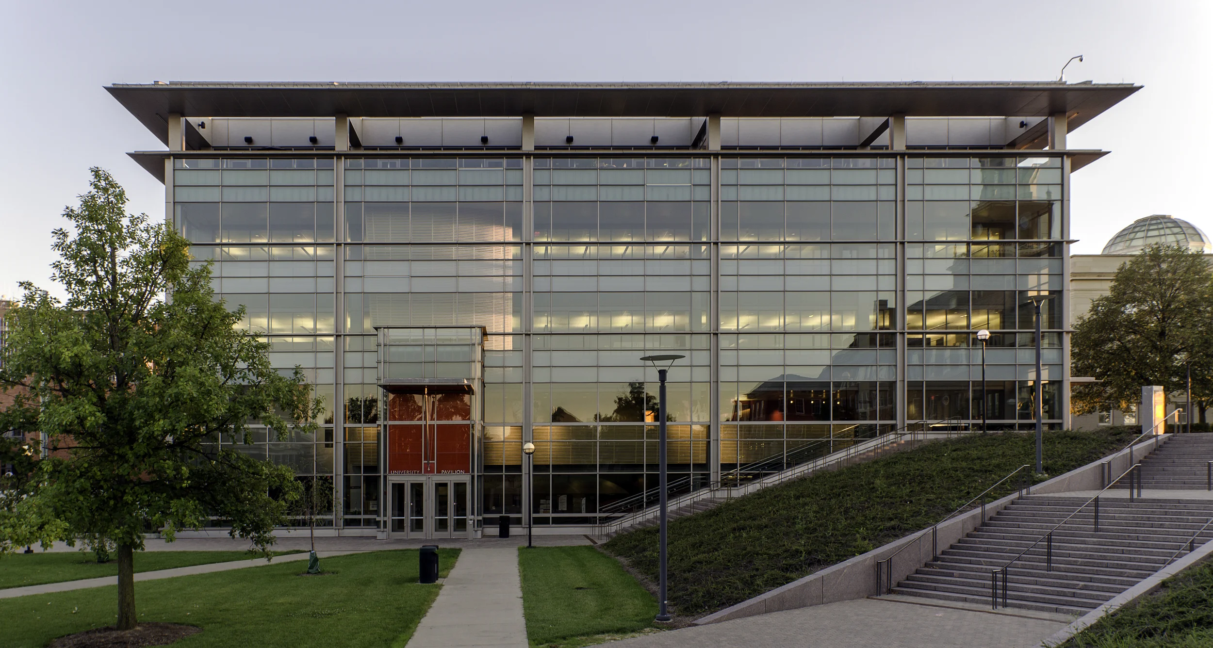 University Pavilion, University of Cincinnati. Leers Weinzapfel Associates, 2003