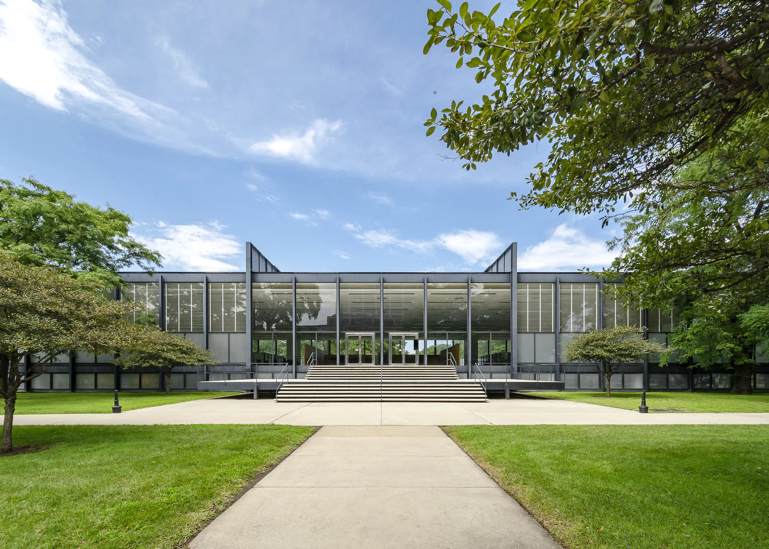 S. R. Crown Hall, Illinois Institute of Technology. Ludwig Mies van der Rohe, 1956