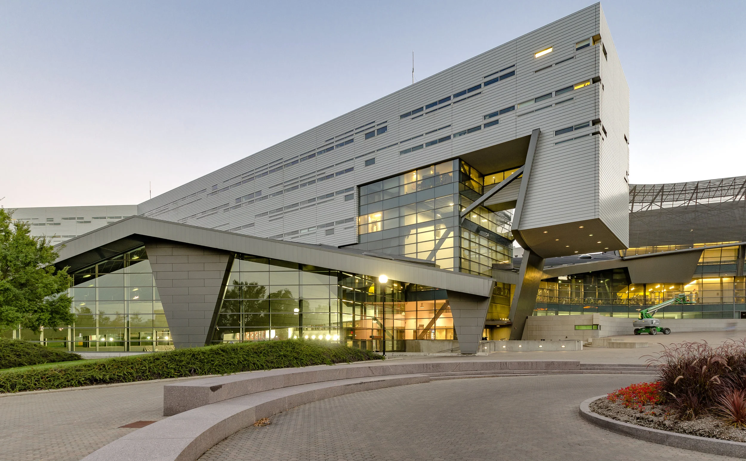 University of Cincinnati Campus Recreation Center. Morphosis, 2005