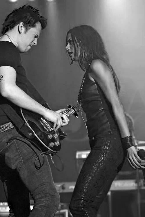 chris+jana+redprs+sc250BW.jpg